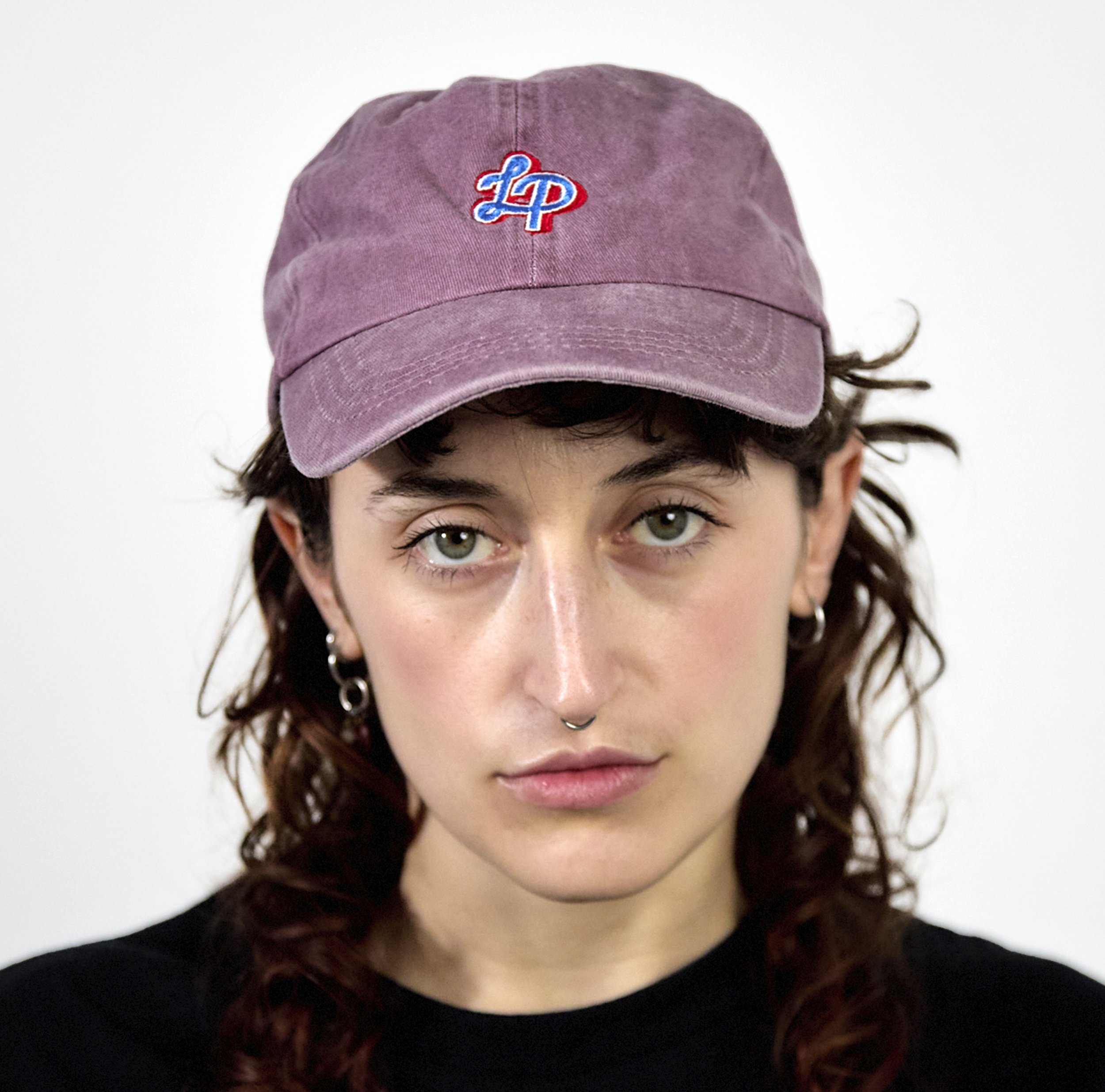gorra lila morada el raval