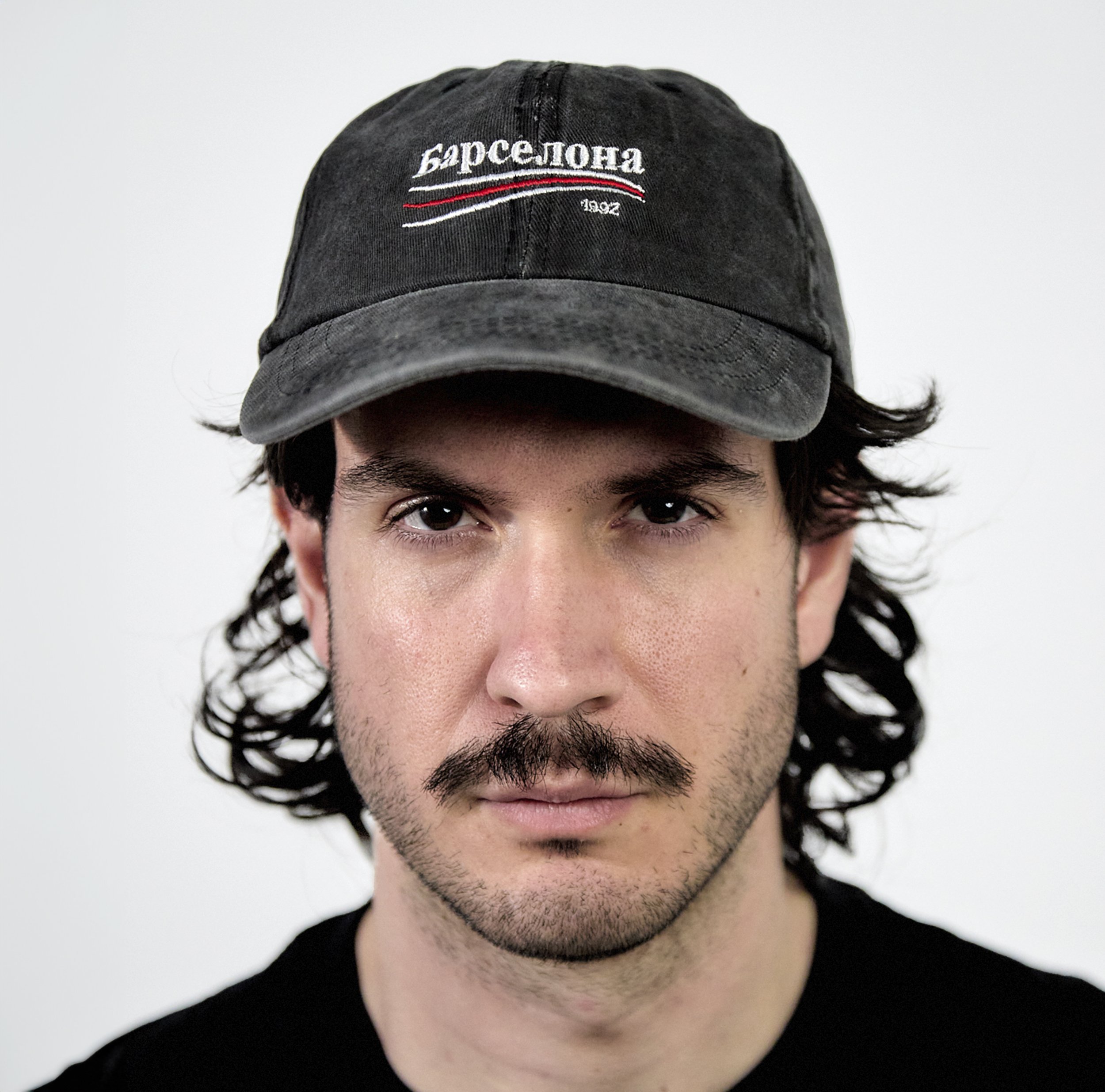 LA_PRINCIPAL_gorra_negra_02_05.jpg
