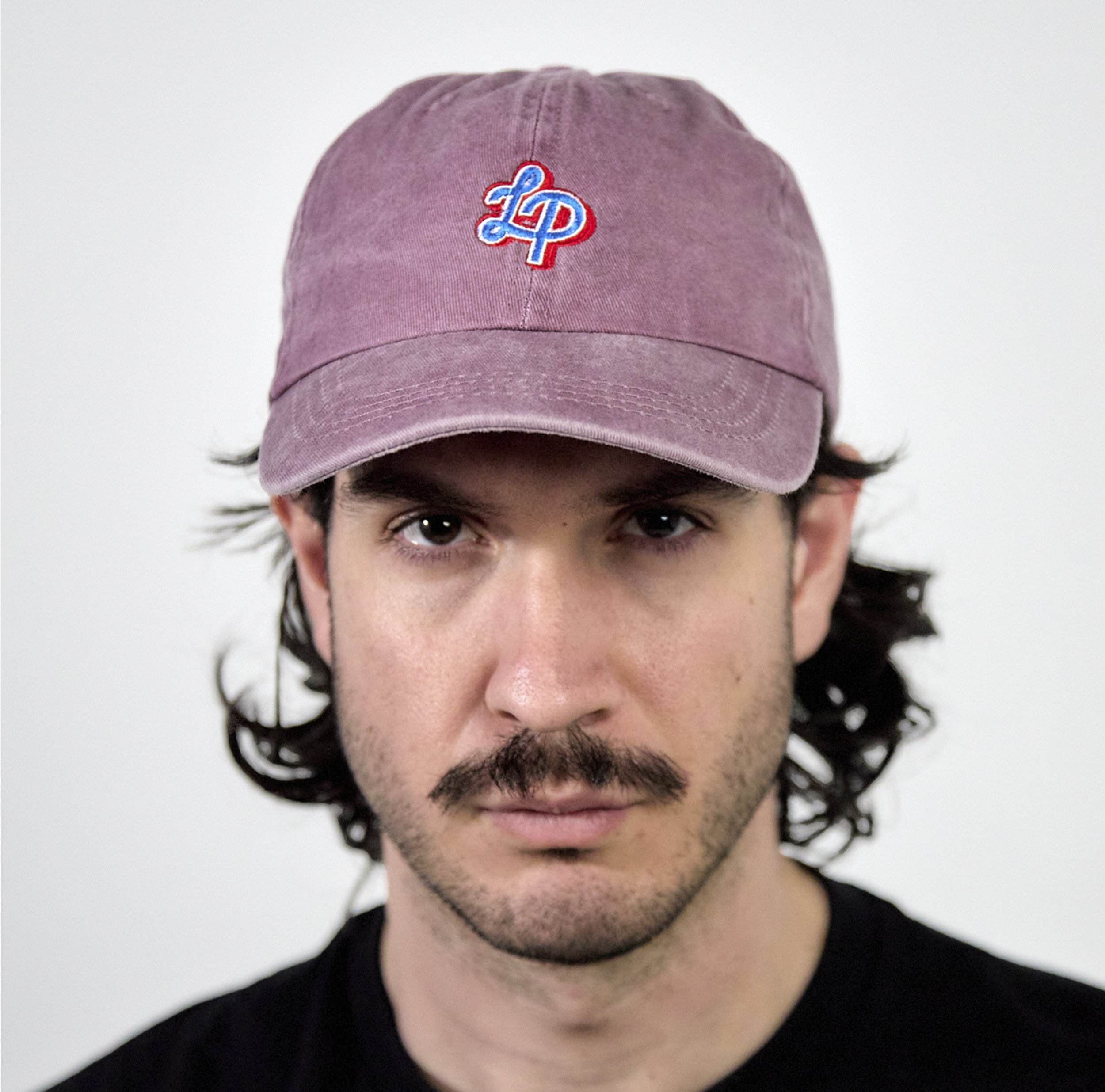 gorra lila morada el raval