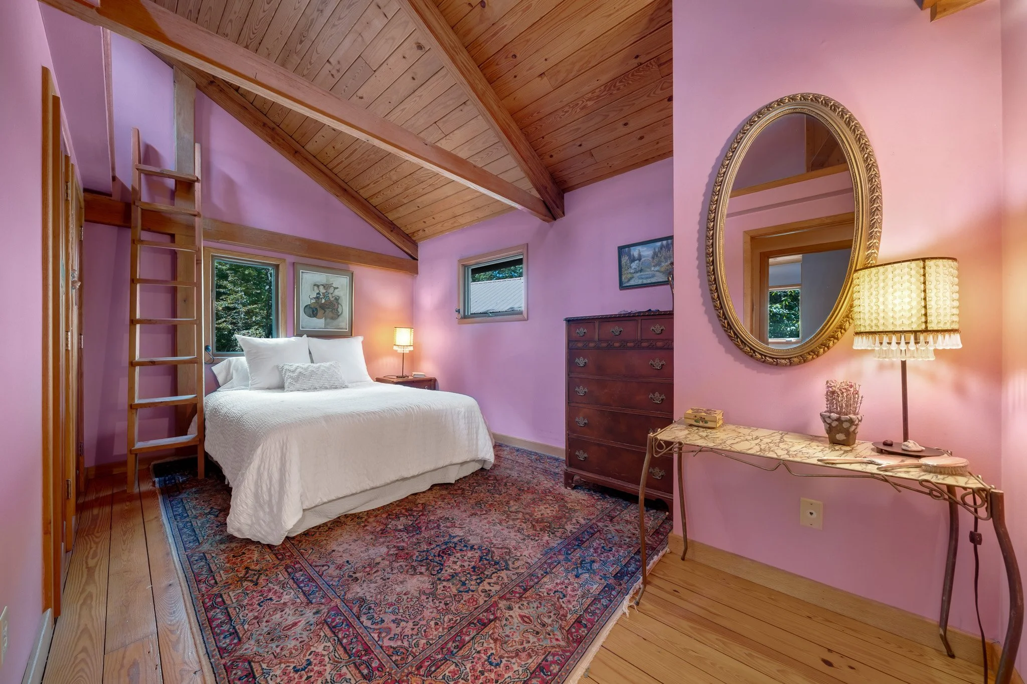 Second bedroom, upstairs