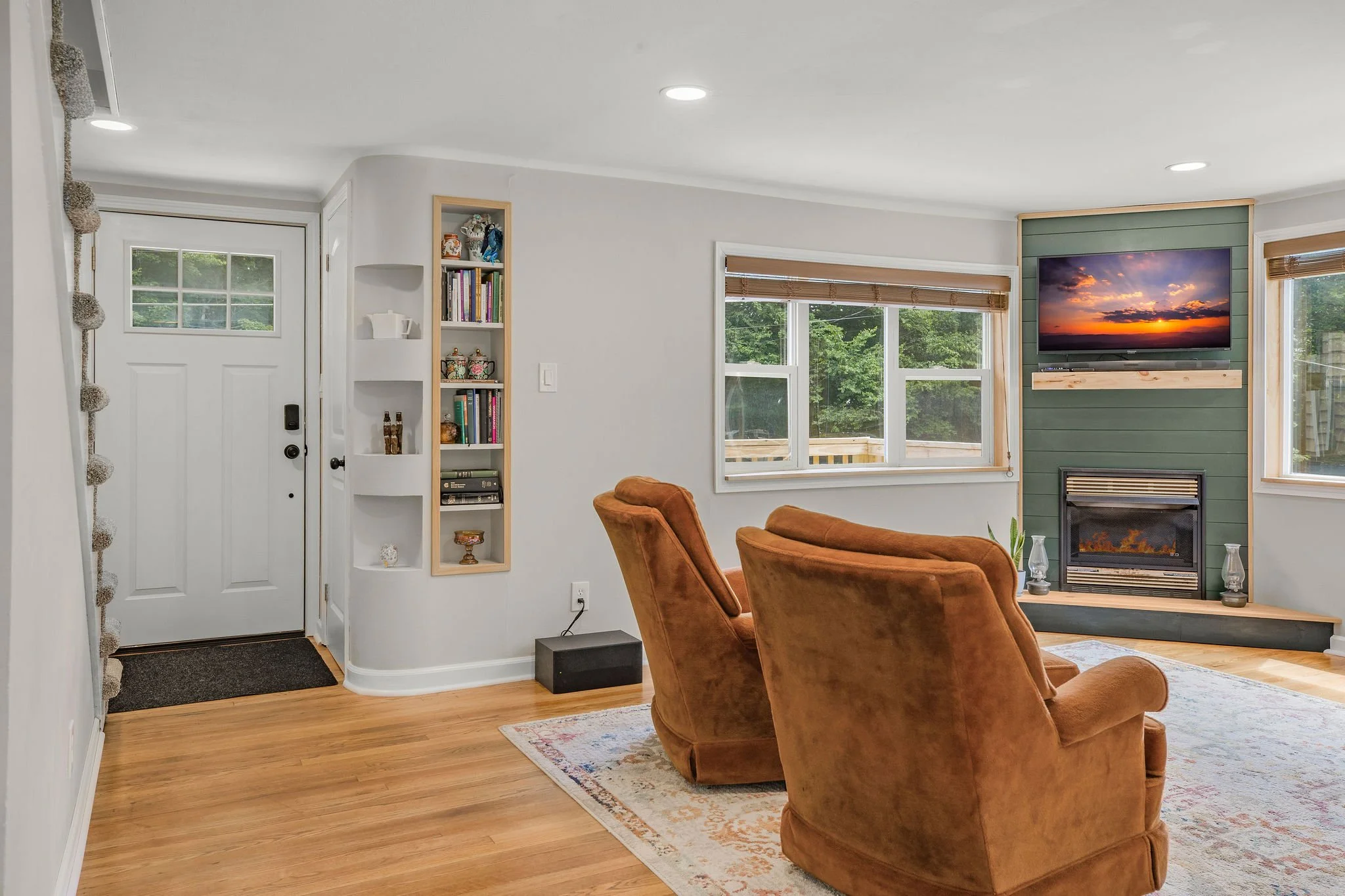 5867SacandagaINTERIOR-30.JPG