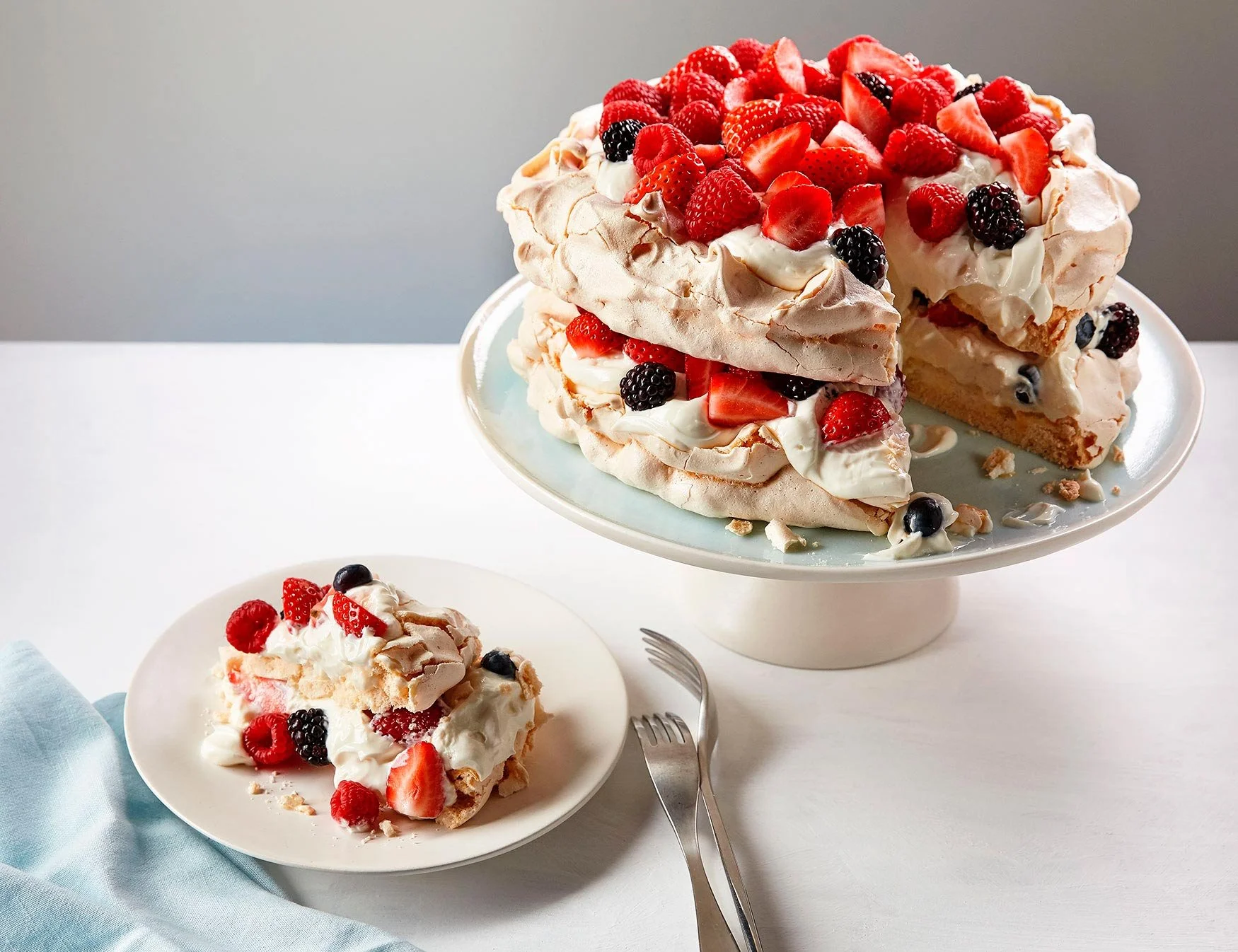 Meringue-Cake_-Philadelphia_Malou-Burger copy.jpg