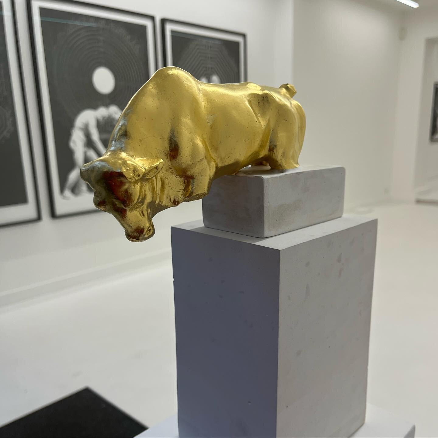 If you are in Brussels do not miss Jean Bedez exhibition @baronian.gallery #jeanbedez #maestro #sculpture #drawing #contemporaryart #curatorchoice #larapancurator #taurus♉️ vs♉️
