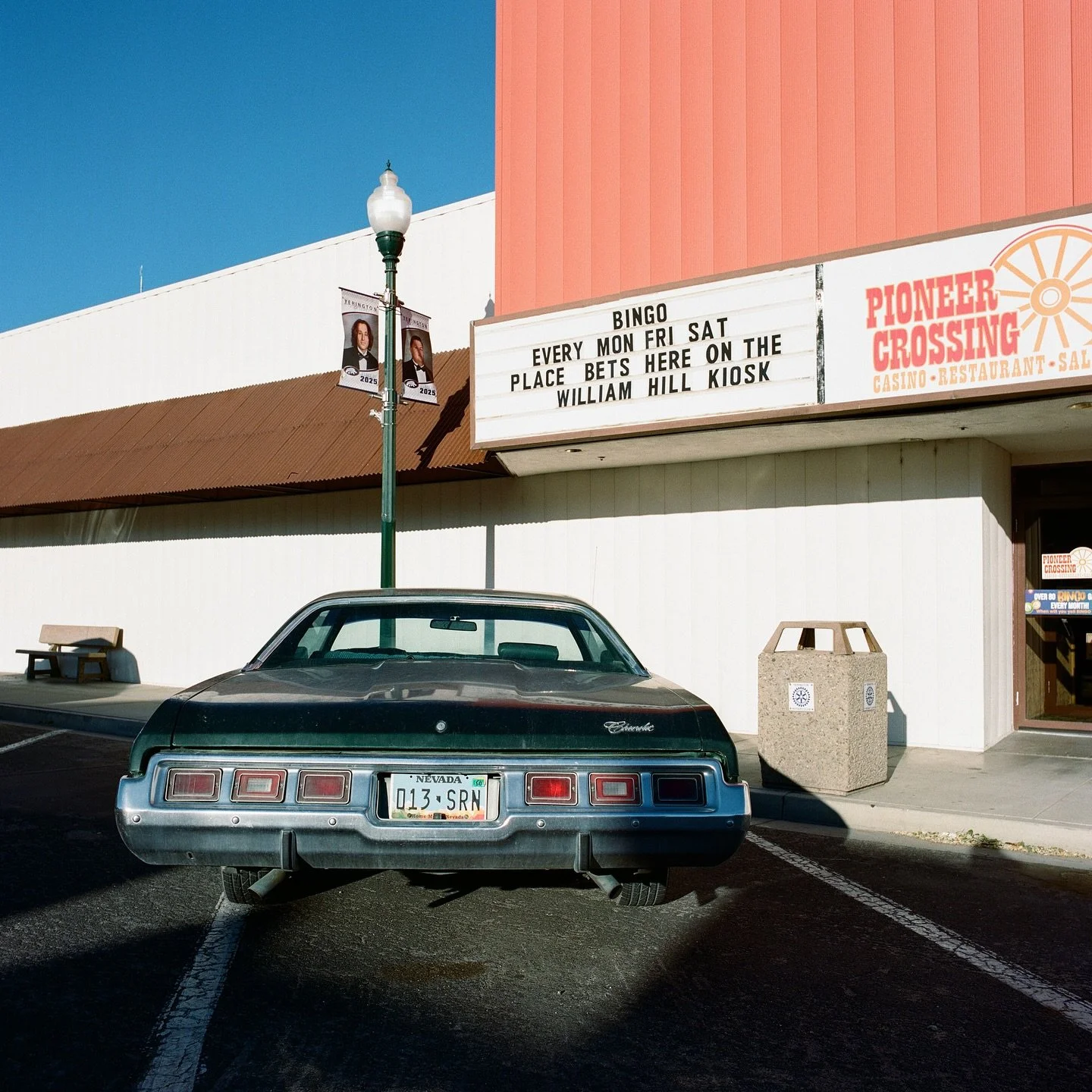 De retour d&rsquo;un superbe road trip &agrave; travers la Californie et le Nevada, apr&egrave;s une belle exposition au @jettison_creative ce week-end, port&eacute;e par @clairemaen2 et sa famille, je partage ici une premi&egrave;re s&eacute;rie en 