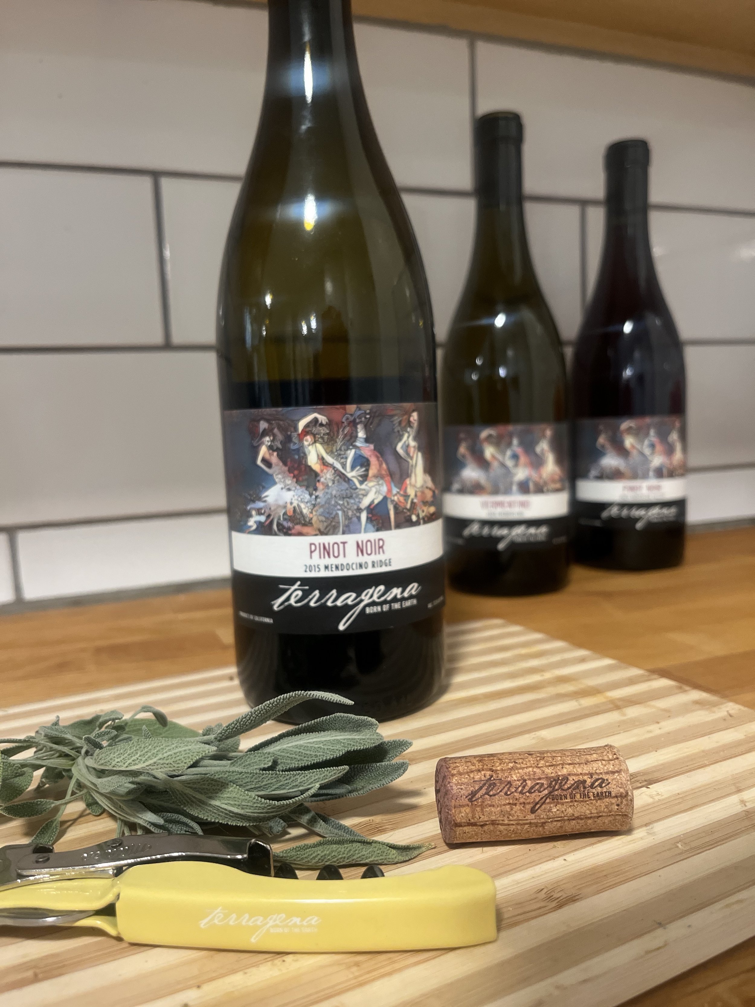 Mendocino Ridge Pinot Noir Bottle Shot for Recipe and Pairing 