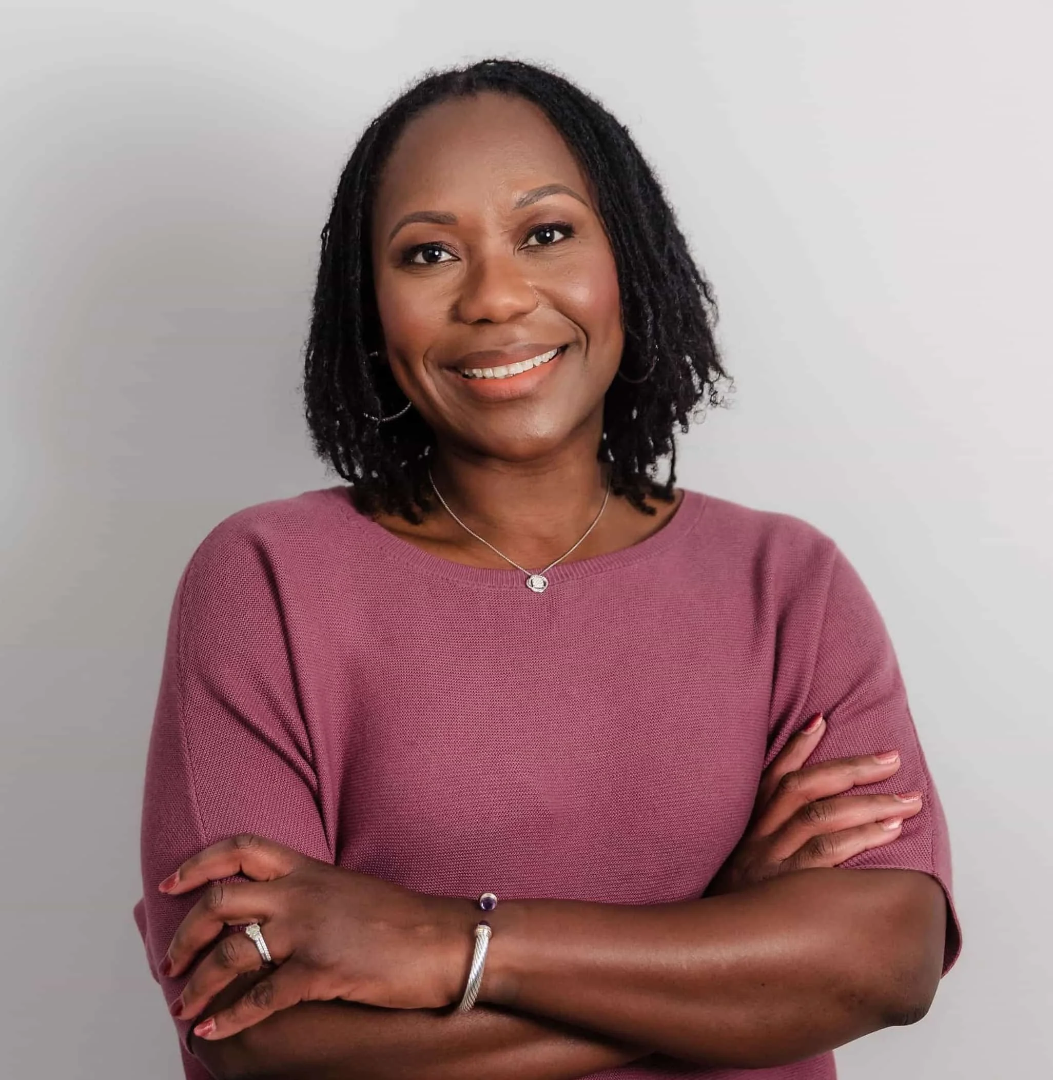 Marina Cline, MA, LCMHCS, LMHC, PMH-C, EMDR-CIT Professional Headshot