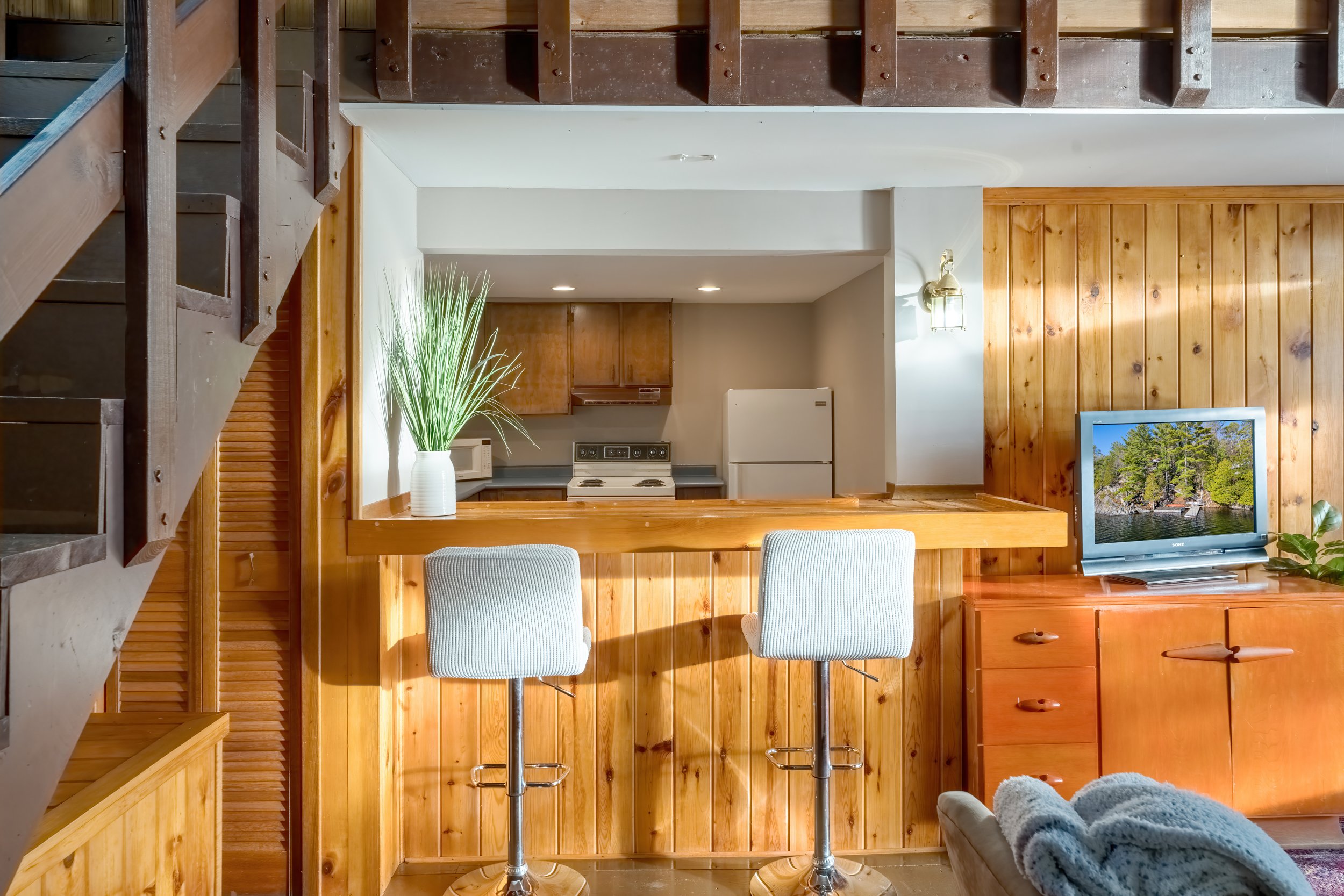 11 - 1033 Bayview Point Rd Dwight.jpg