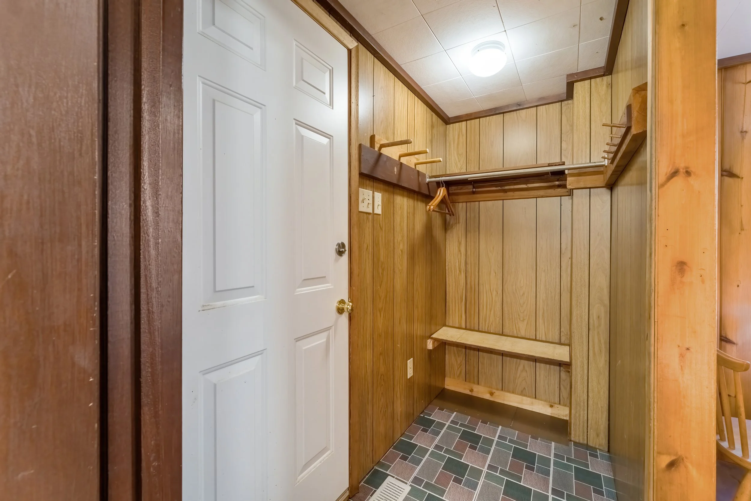 30 - 1033 Bayview Point Rd Dwight.jpg