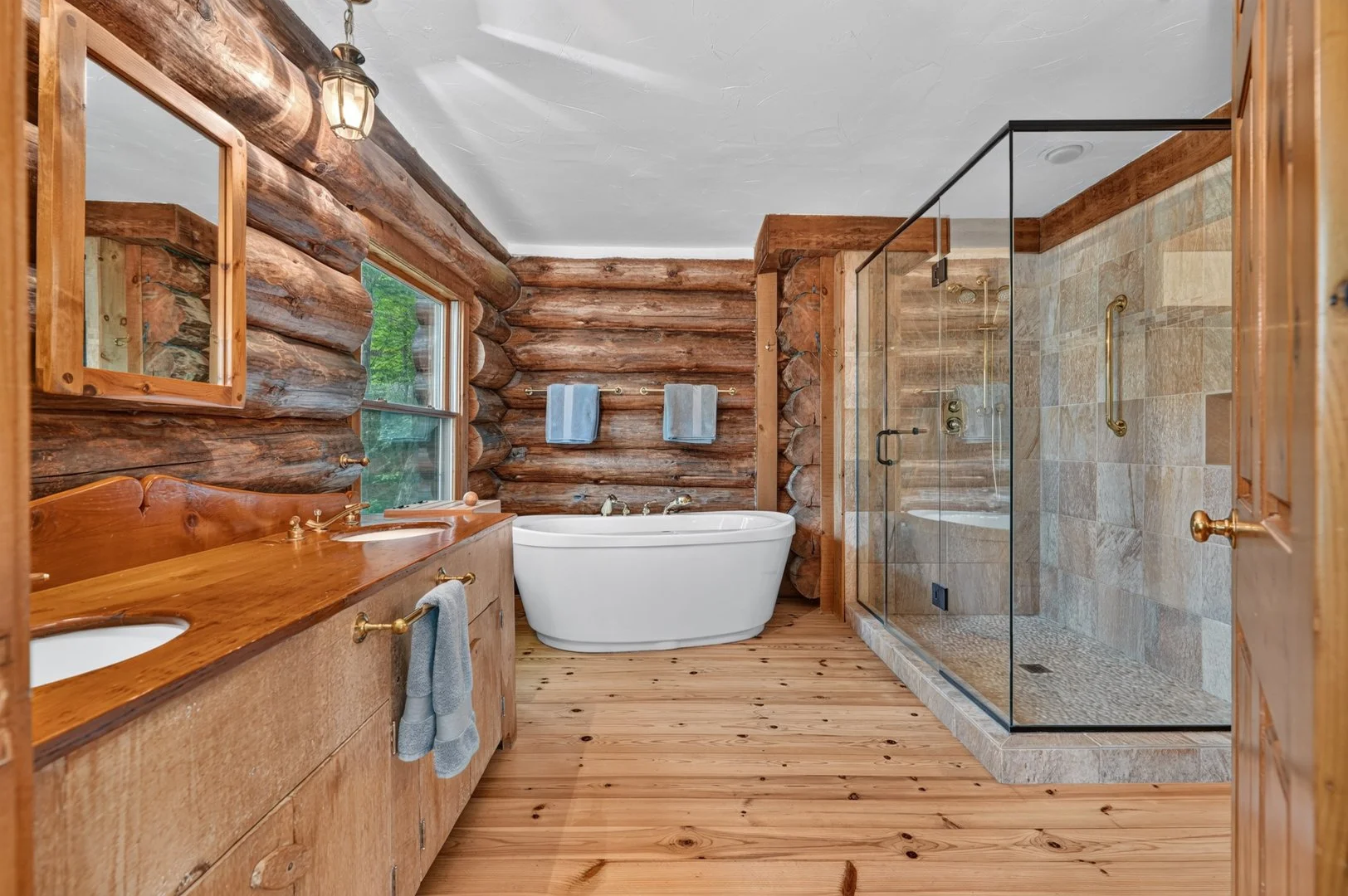 1080SlipperlakeDr-31.jpg