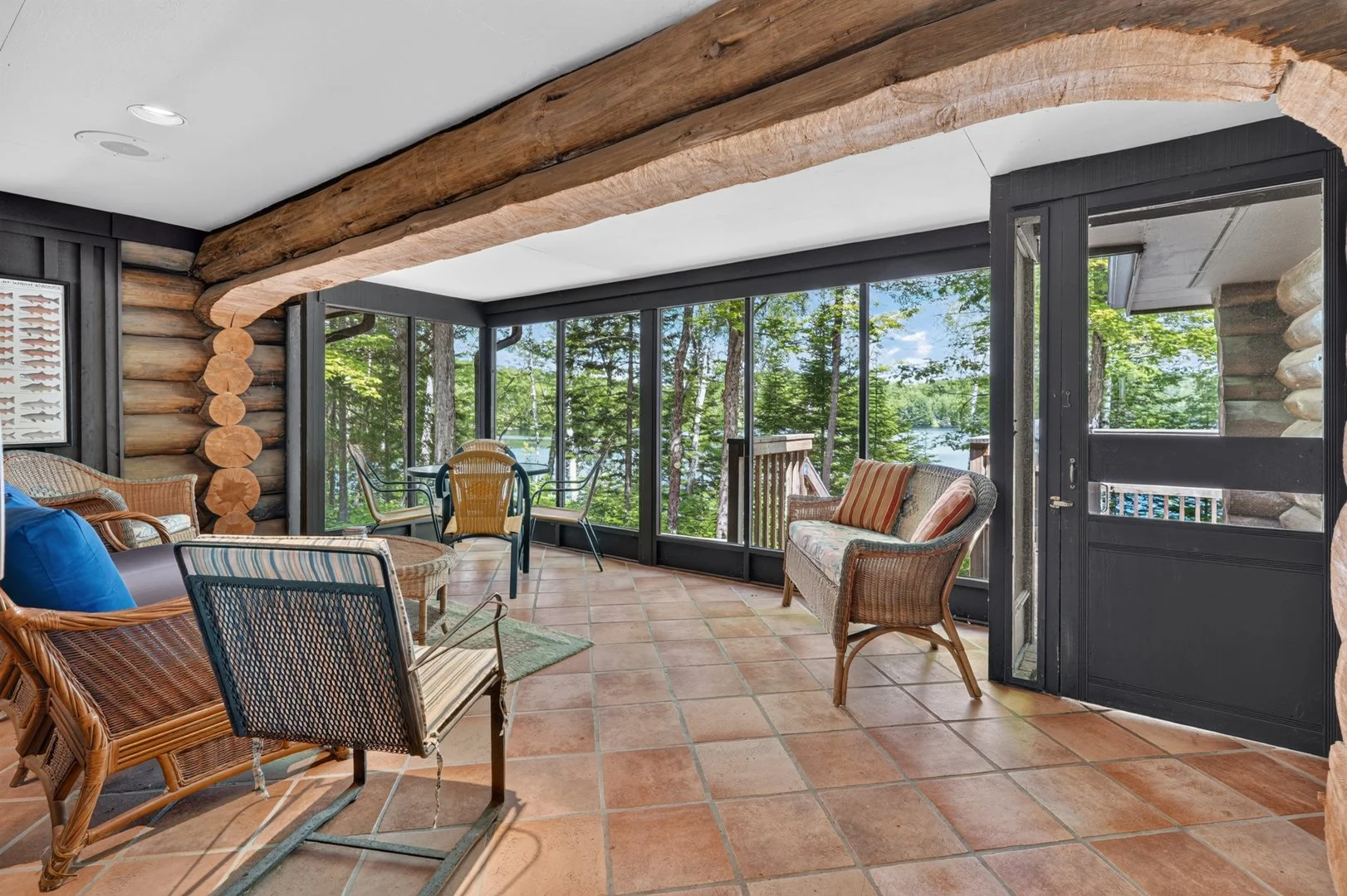 1080SlipperlakeDr-27.jpg