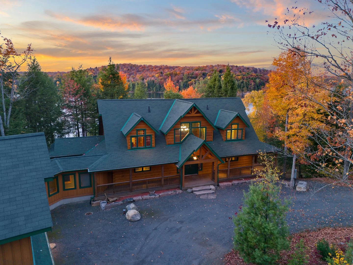 1 - 5017KawagamaLakeRd.jpg