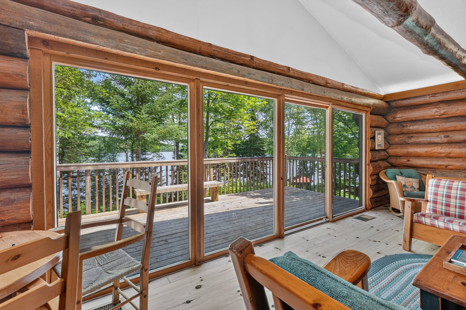 1080SlipperlakeDr-17.jpg