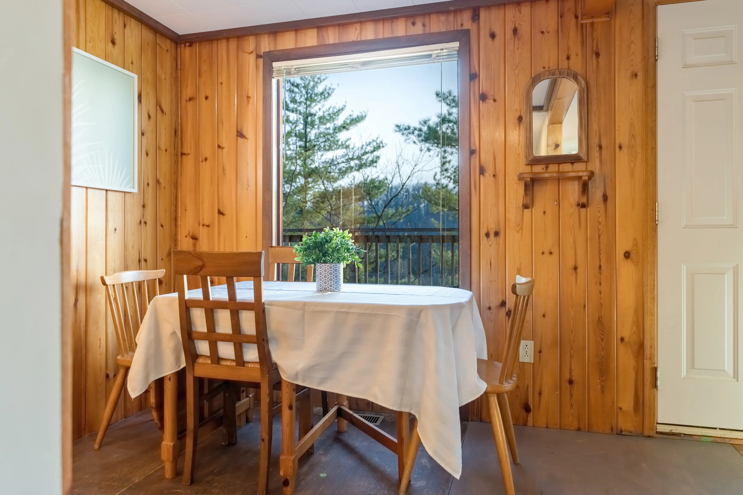 20 - 1033 Bayview Point Rd Dwight.jpg