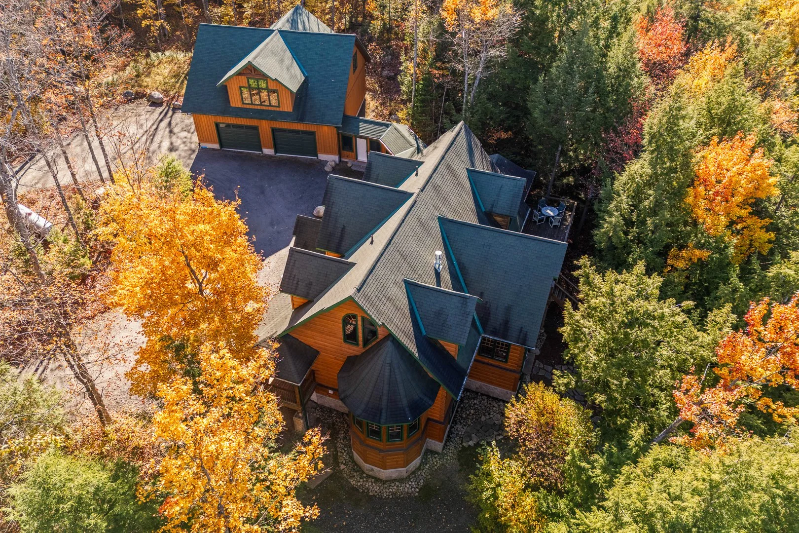 12 - 5017KawagamaLakeRd.jpg