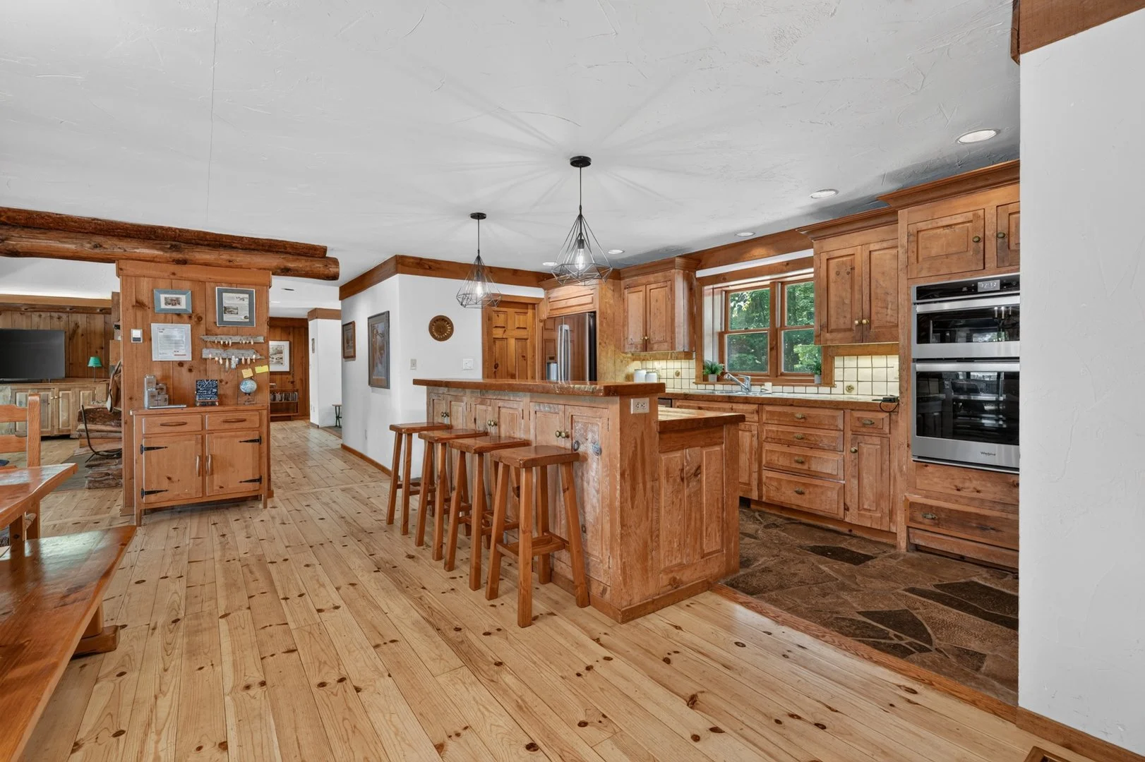 1080SlipperlakeDr-20.jpg