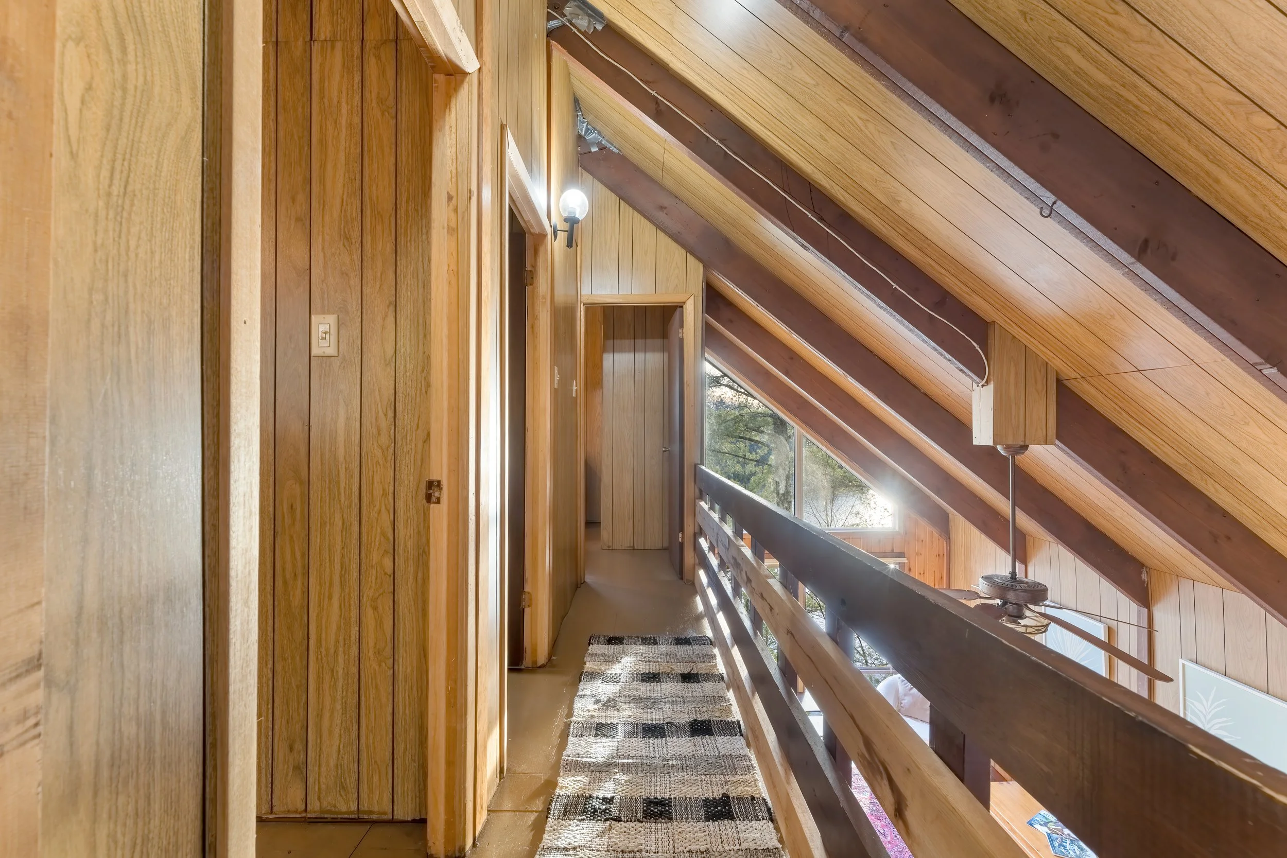 21 - 1033 Bayview Point Rd Dwight.jpg