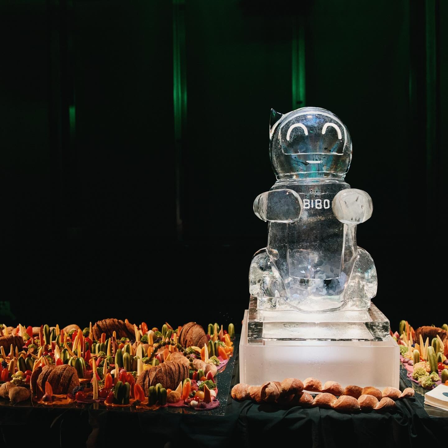 Color Theories Opening Night Celebration, New York, September 2025

@spaceprincejulio @colortheoriesshow @boundaryroadproductions 

Location / AV @performance.space.new.york 
Grazing Table @badtaste.biz 
Flowers @wifenyc 
Ice Sculpture @okamotostudio