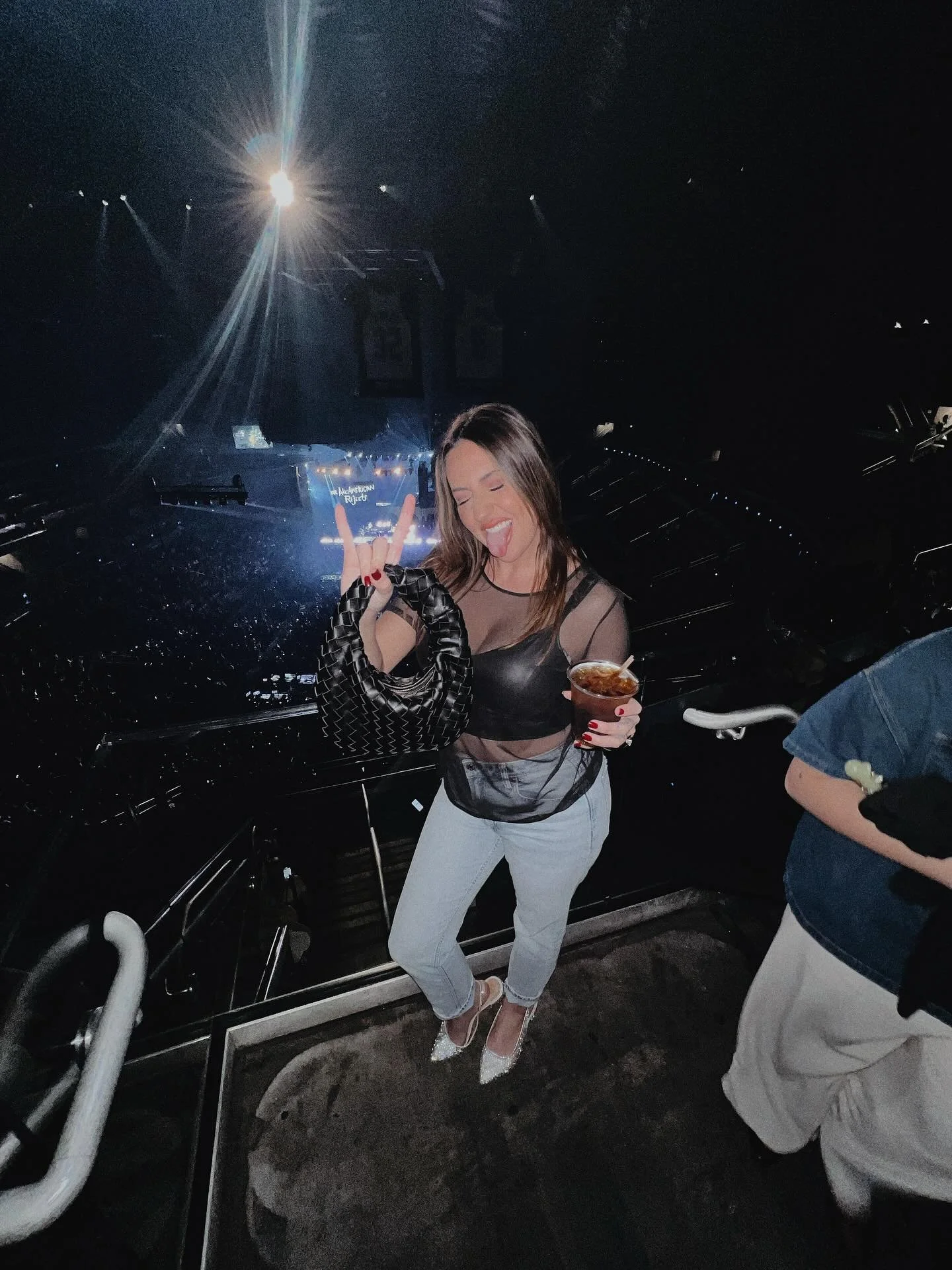 A lil last minute @jonasbrothers concert 🎤🎵🎸