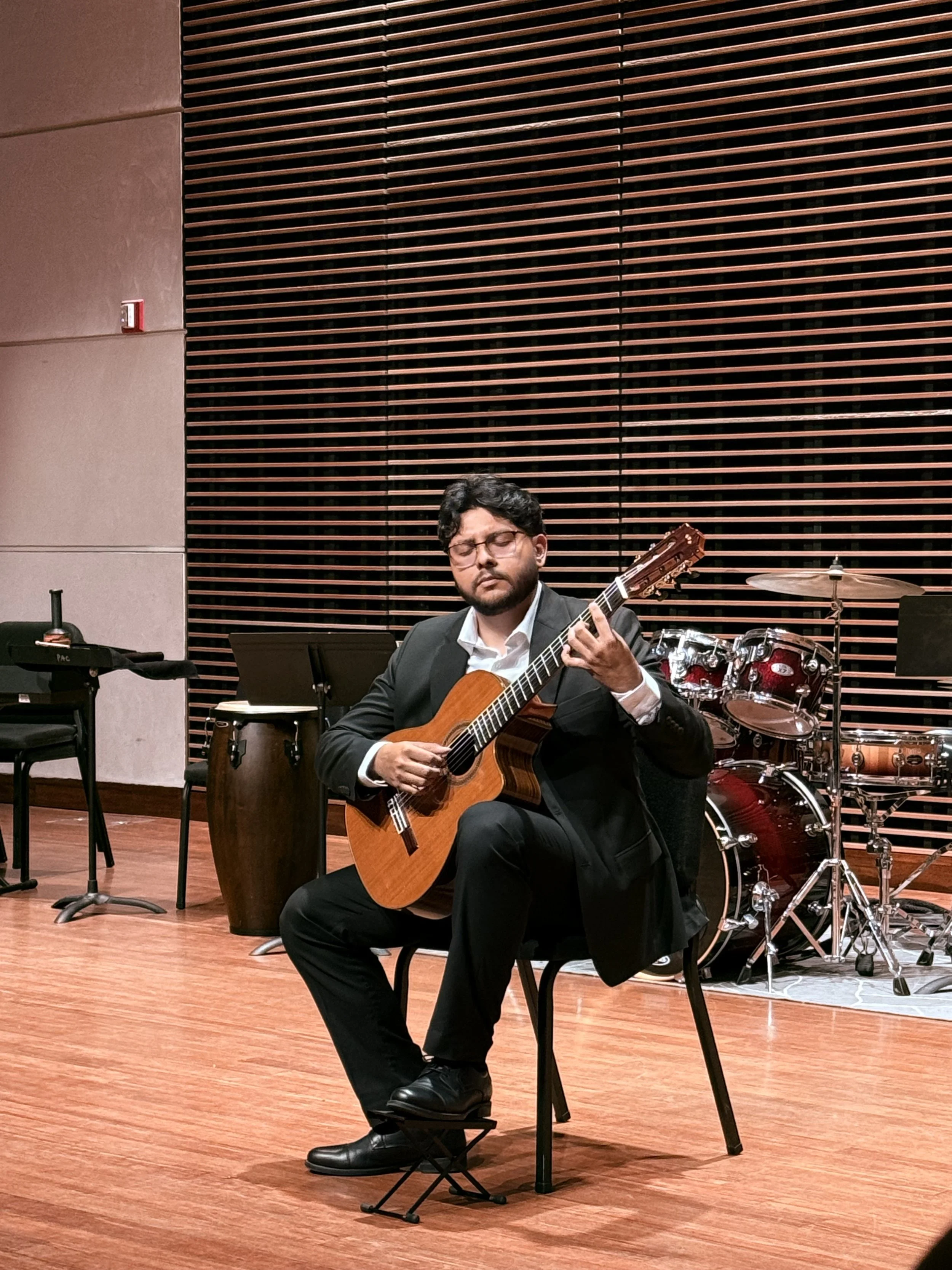 Live Music with Erik madrid