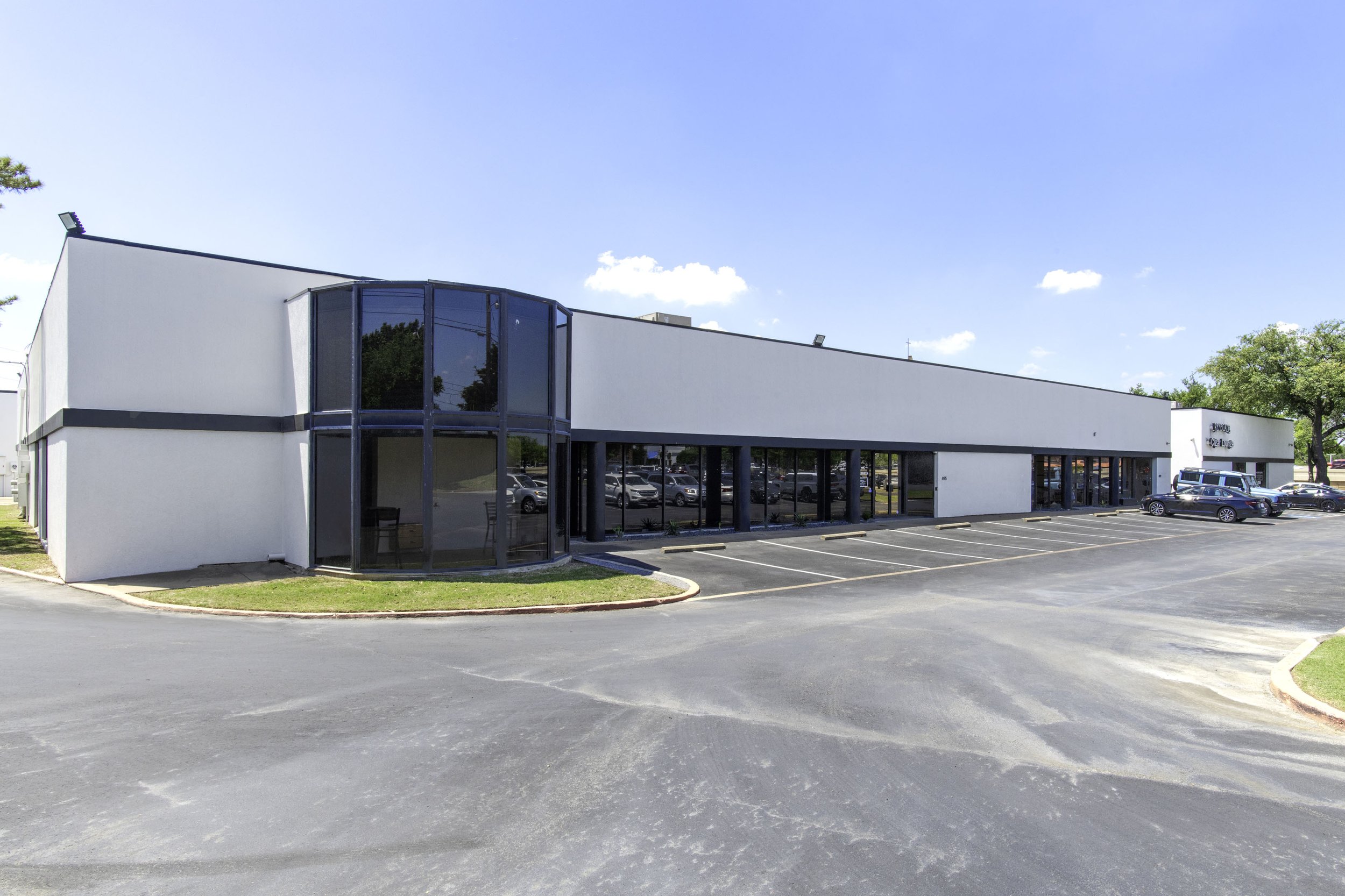Suite 495 Exterior.jpg