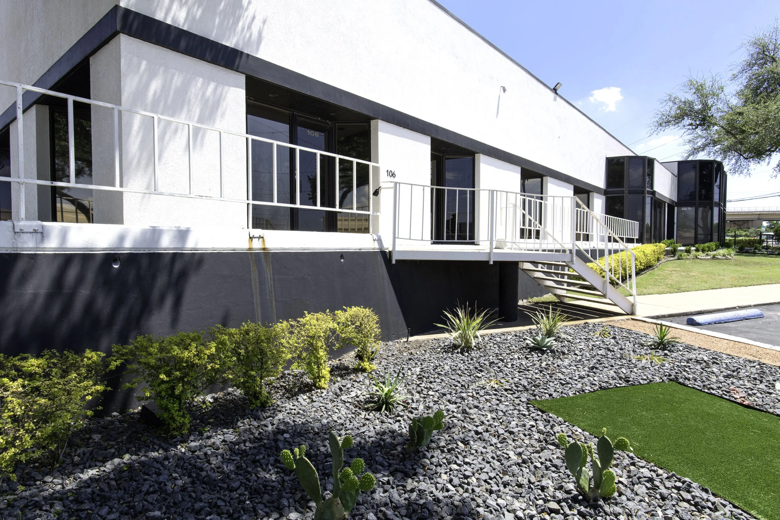Suite 106 & New Landscaping.jpg