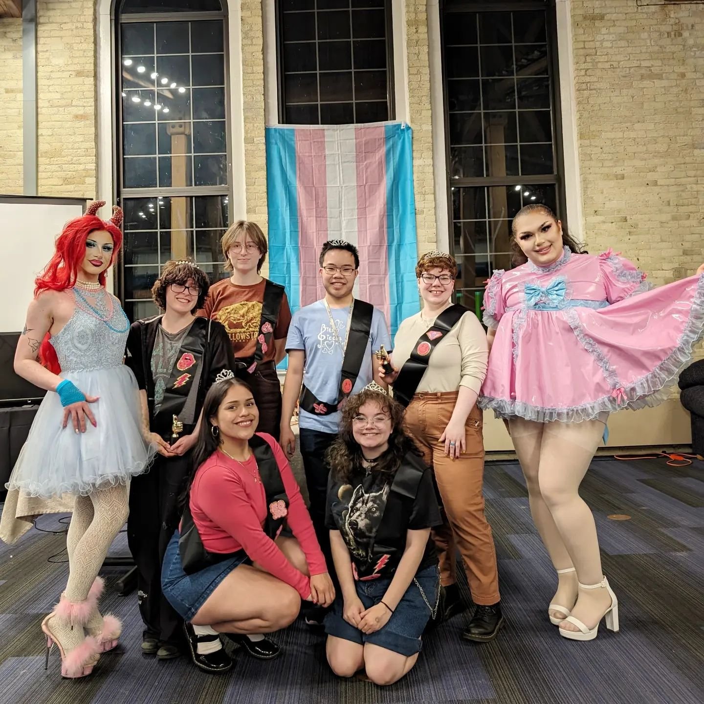 🏳️&zwj;⚧️
what an absolute honor to return to Beloit College with our second annual Transnado BINGO ❣️
🏳️&zwj;⚧️
✨thank you @beloit_teaa for having us &amp; partnering to create such an amazing night
✨thank you @gray_.scale for being the reason thi