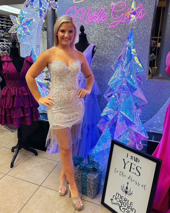 Searching for the perfect short dress for your next event??🤩 We&rsquo;ve got PLENTY to go around, Merle Girls 🙌

Give us a call 📞 at 662.837.8344 to schedule a fitting for next week while you&rsquo;re out of school!!🤝