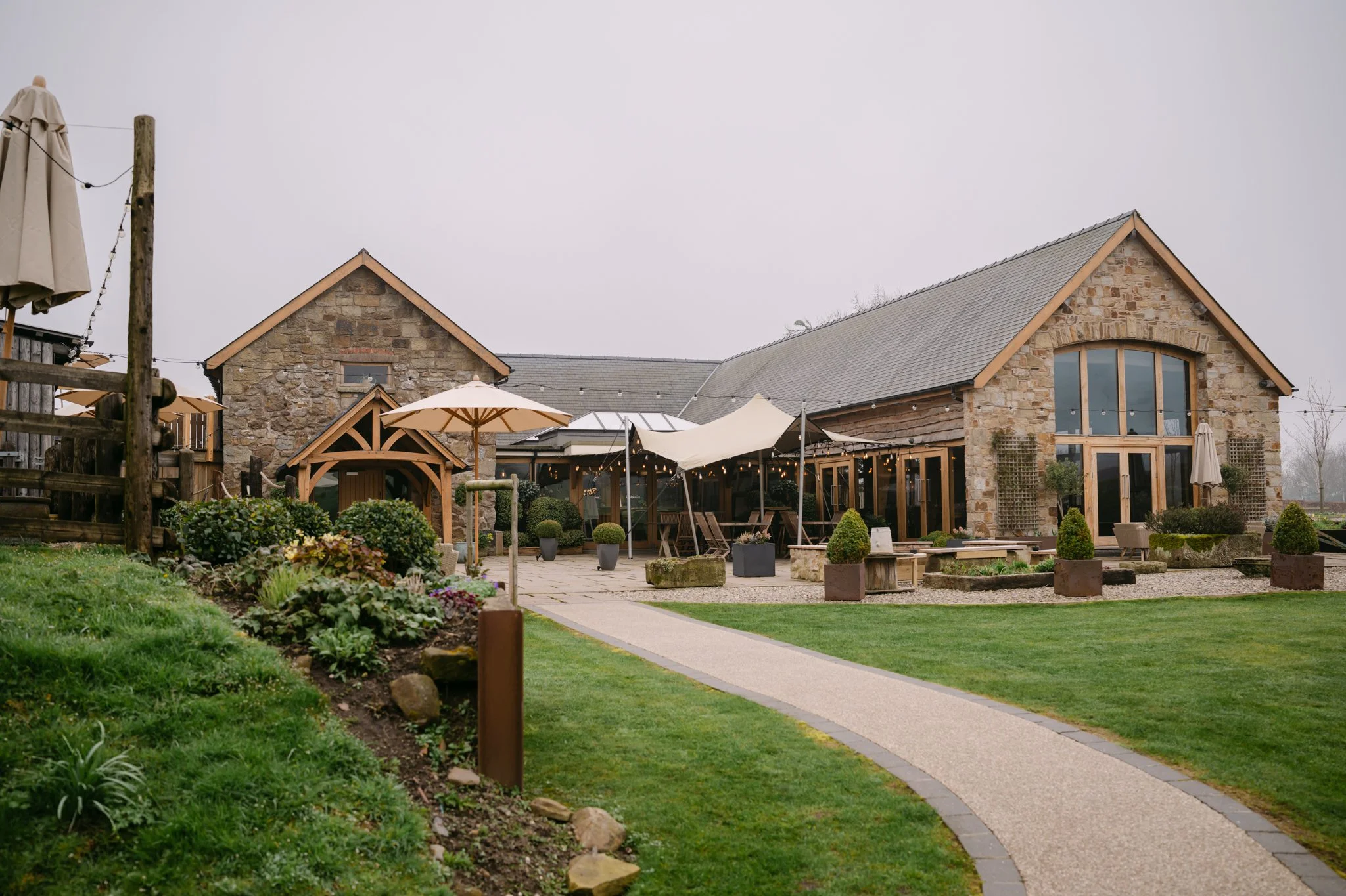 Chloe & Rich Wedding-4.jpg
