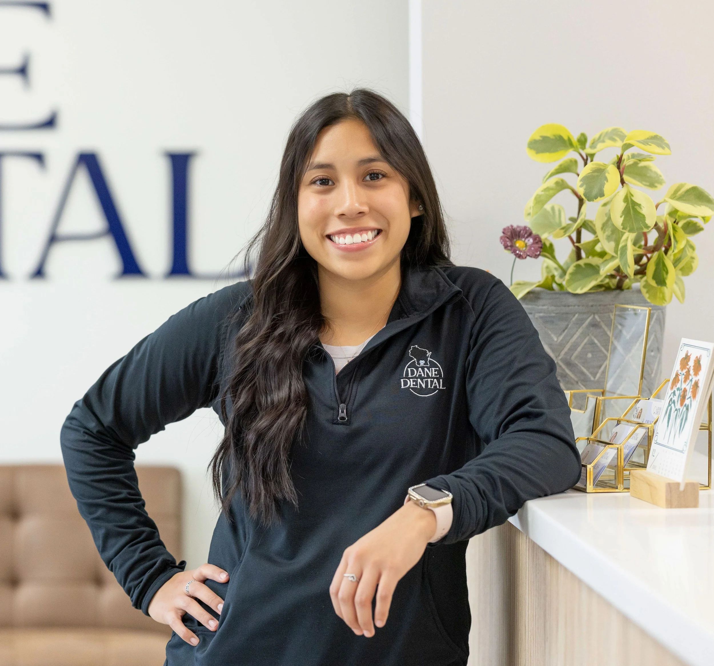 Anahi - Dental Assistant & Dental Hygiene Student