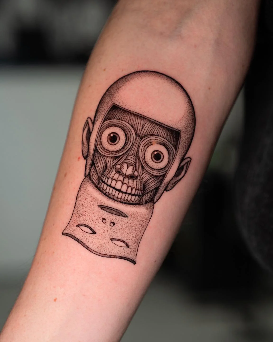 A flash I have been wanting to do for a while! 
My books for March are open, send me an e-mail to make your appointment: info@jimburgman.com  #tattooartist #surrealismtattoo #flashtattoo #3rltattoo #dotworktattoo