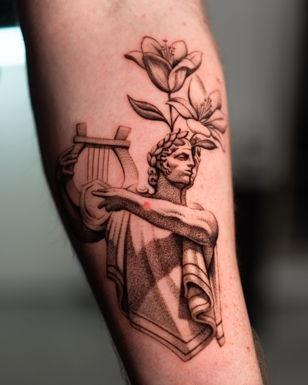 Only a few spots left for November, info@jimburgman.com for booking! #tattoo #tattooartist #dotwork #tatttoostudio