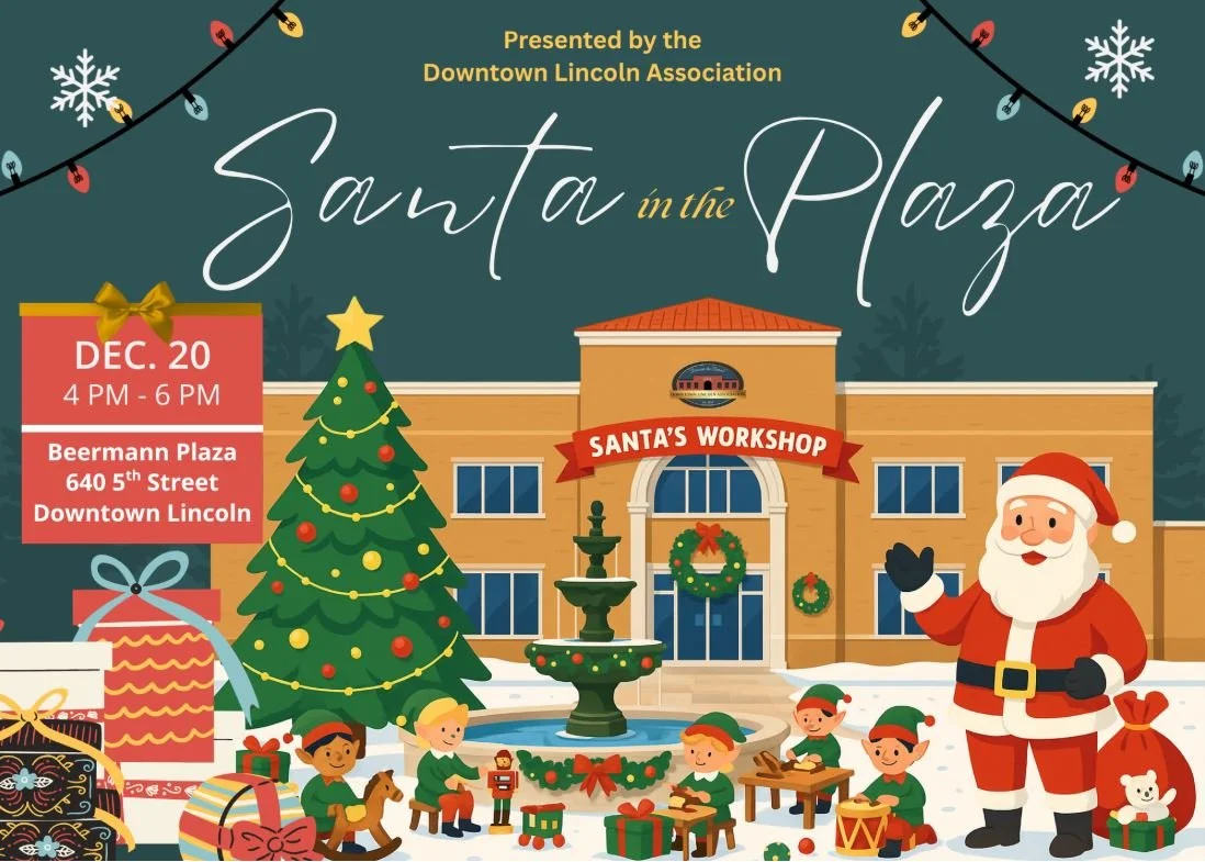 Santa In the Plaza In Downtown Lincoln, CA