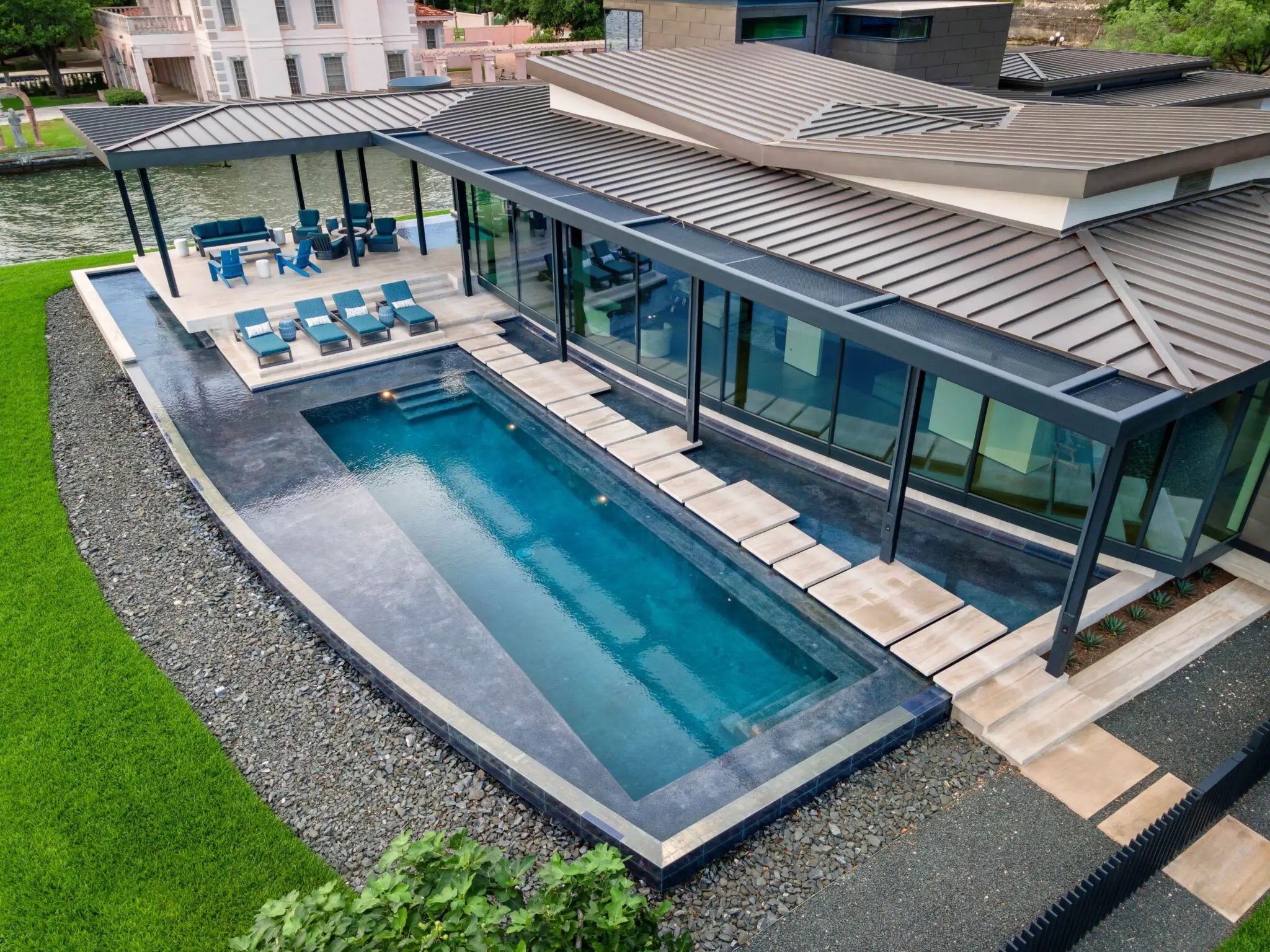  Luxury Pools + Outdoor Living 2023 Pinnacle Award Winner