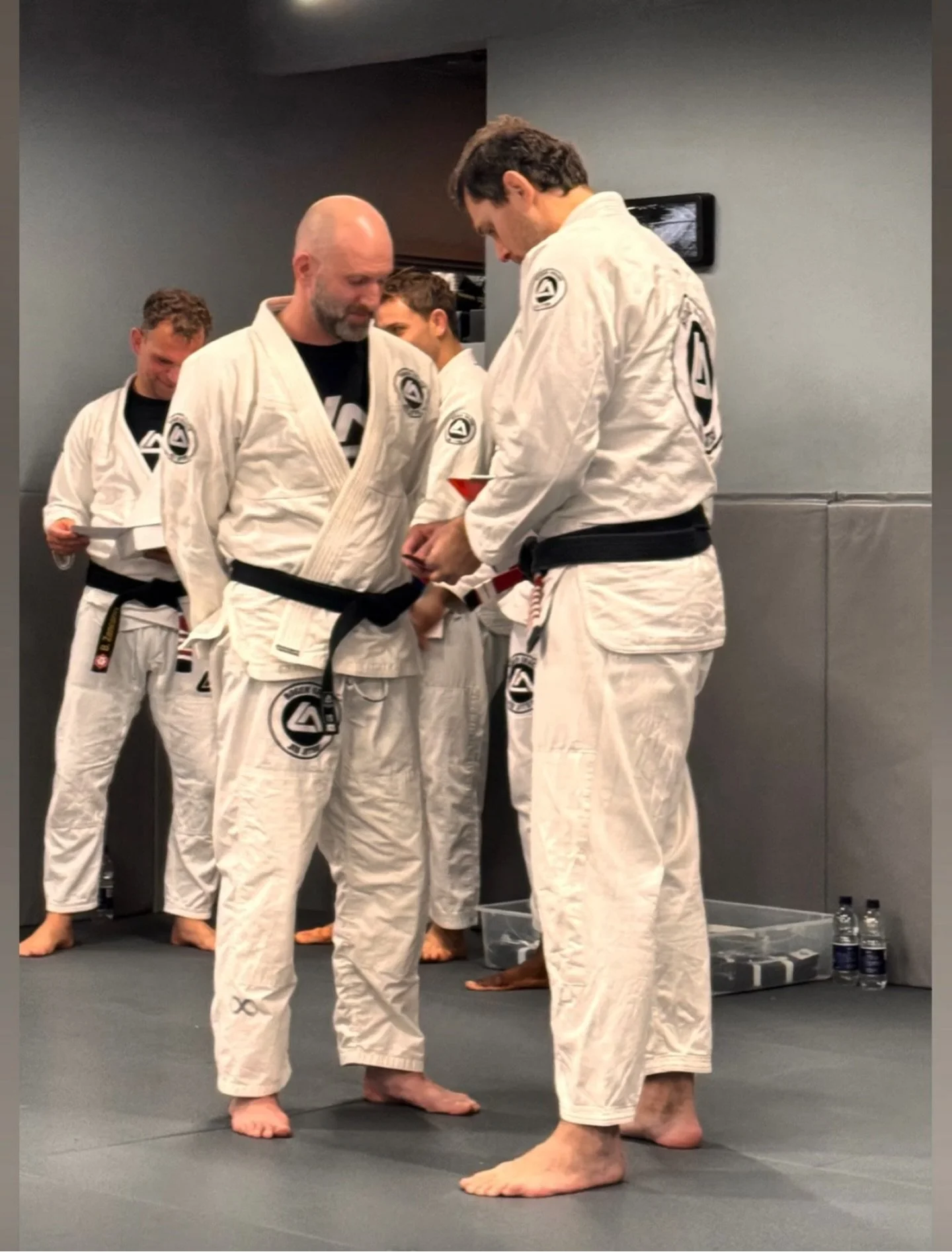 Receiving my First degree on my BJJ Balck Belt from the GOAT @rogergracie @rogergracieacademy HQ

#bjj #martialarts #selfdefence #personaltrainer #blackbelt