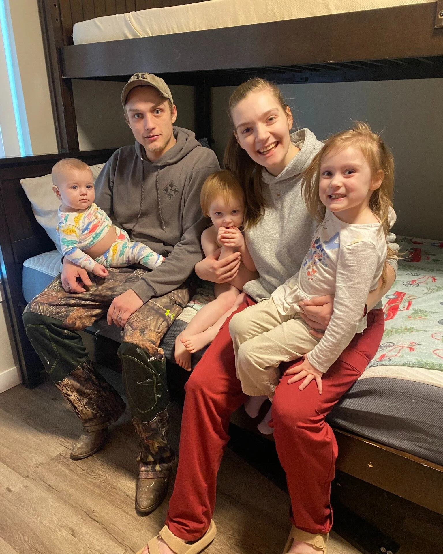 Another incredible day with our community stepping in to support! The Bryan Family received a delivery from Furnish Hope, with parents and kids from the @mscsbend  community helping load and unload furniture into their home. 
.
.
#FurnishHope #Furnis
