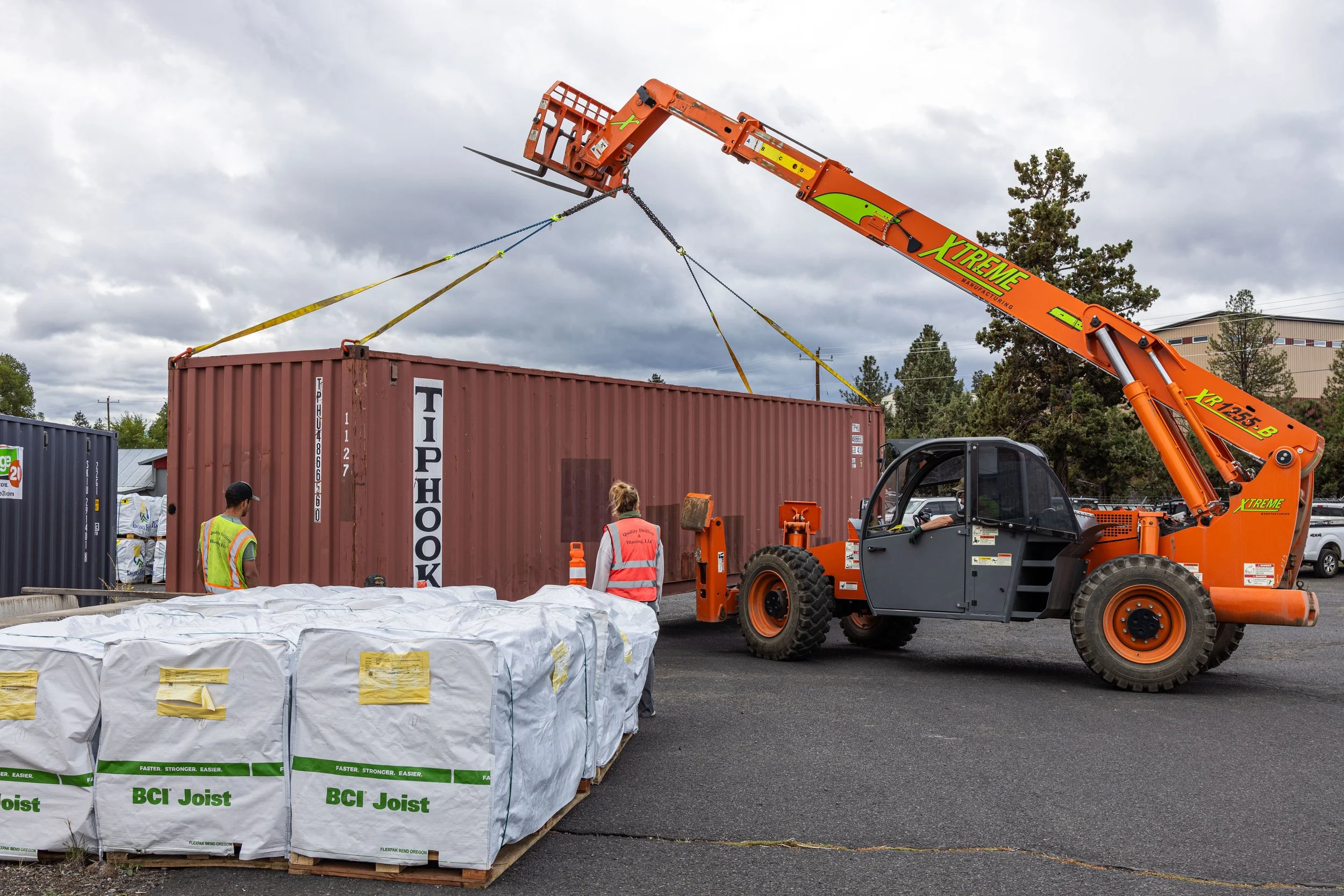 Containers_2.jpg