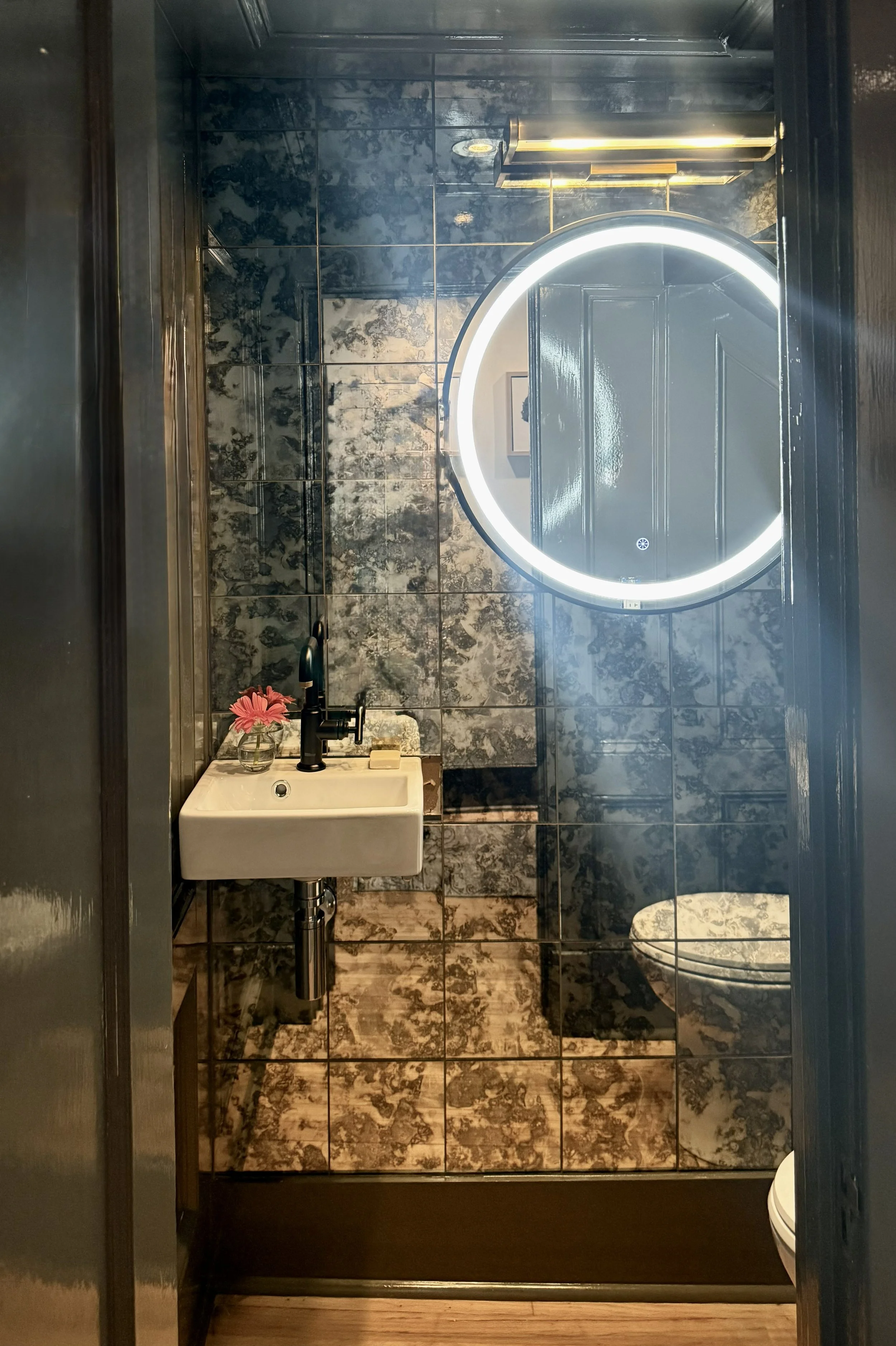 powder room.jpg