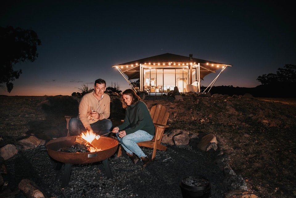 Could there be anything sweeter than spending time with your loved one around a fire this Winter? It's time to get cozy and book a stay at Wildnest.

#CaperteeValley #Turondale #NatureRetreat #RuggedLuxury #GlampingGetaway #RelaxAndReconnect #Outdoor