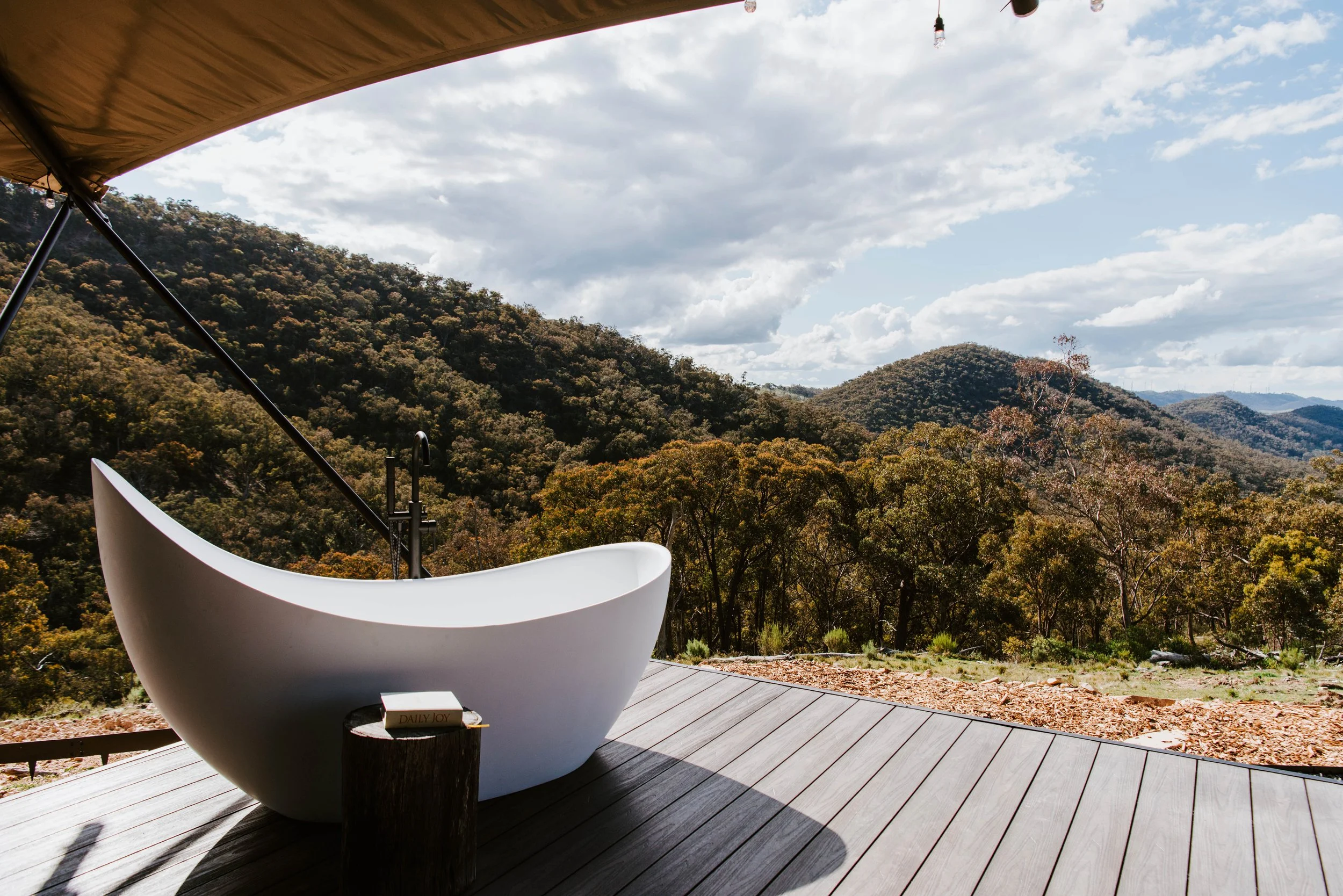 Wildnest Wilderness Cockatoo.jpg