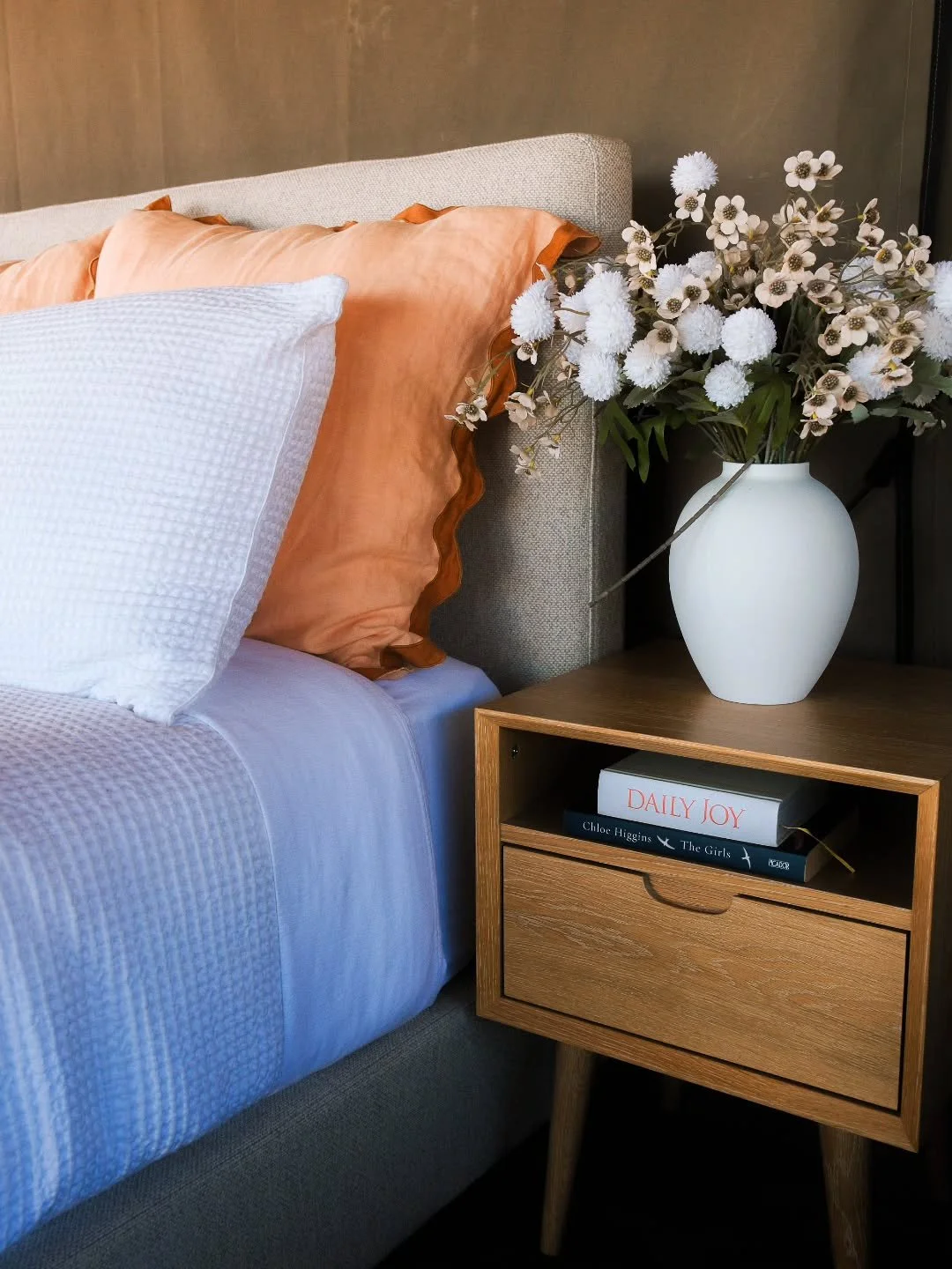 At Wildnest, luxury is found in a medley of feelings. The warmth of soft, layered bedding, the glow of morning light, the hush of bushland, and the comfort only nature can provide.

Not overdone. Not complicated.
Just thoughtful, unhurried, and resto