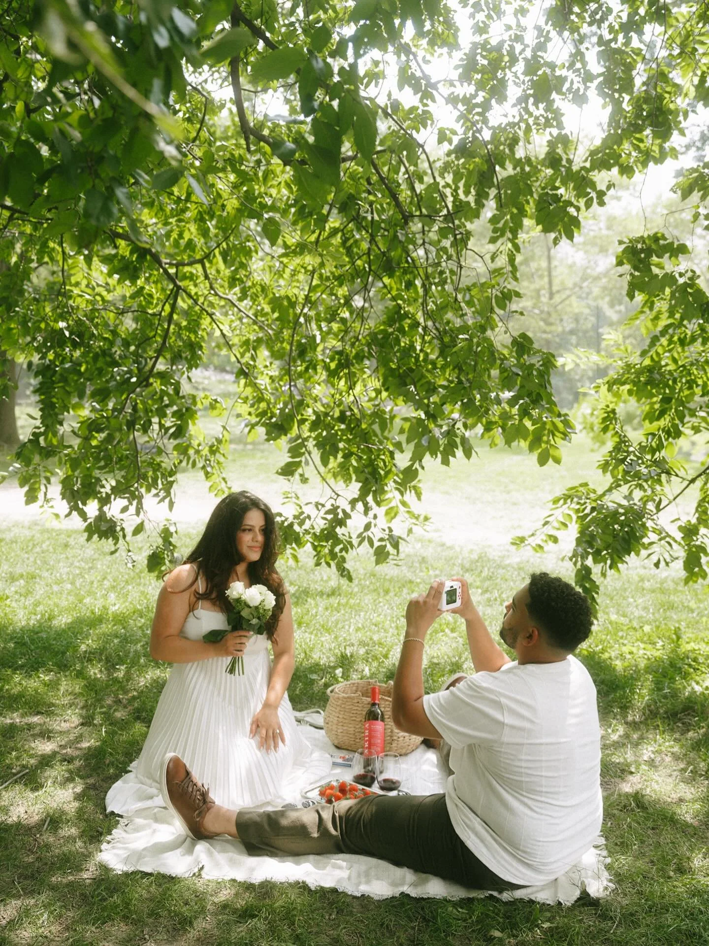A picnic in Central Park on a summer afternoon 🍓🧺🥂

It was a fun afternoon running around with what felt like friends because of how smooth and effortless it was between us 3. I strive to make every session as comfortable and fun as possible leavi