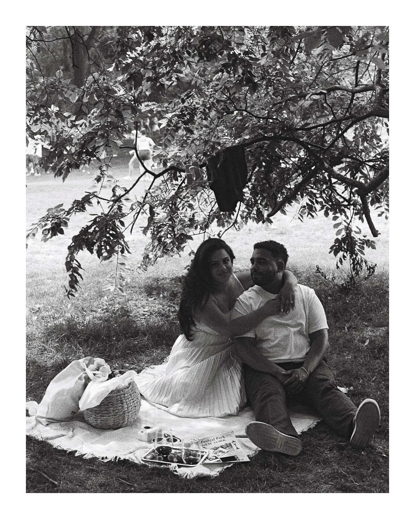 Tatiana + Paul on film 📸

A couple sneak peeks before I sent off the full digital gallery 👀

Just way too many good moments from this session but let&rsquo;s start here with the black &amp; white film shots ✨

Fun fact: I develop my own b&amp;w fil