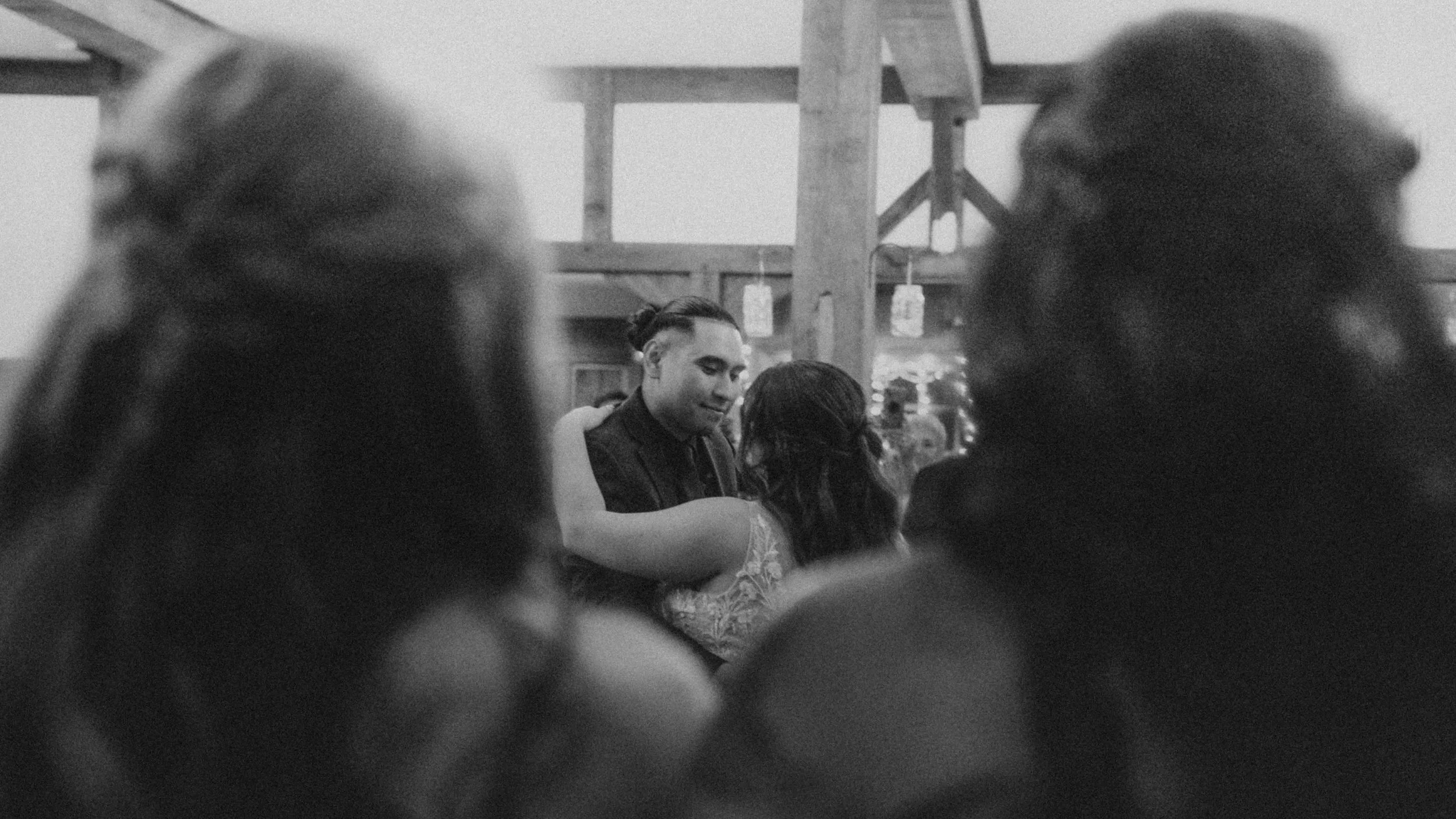 waterloo-village-wedding-first-dance-4.jpg