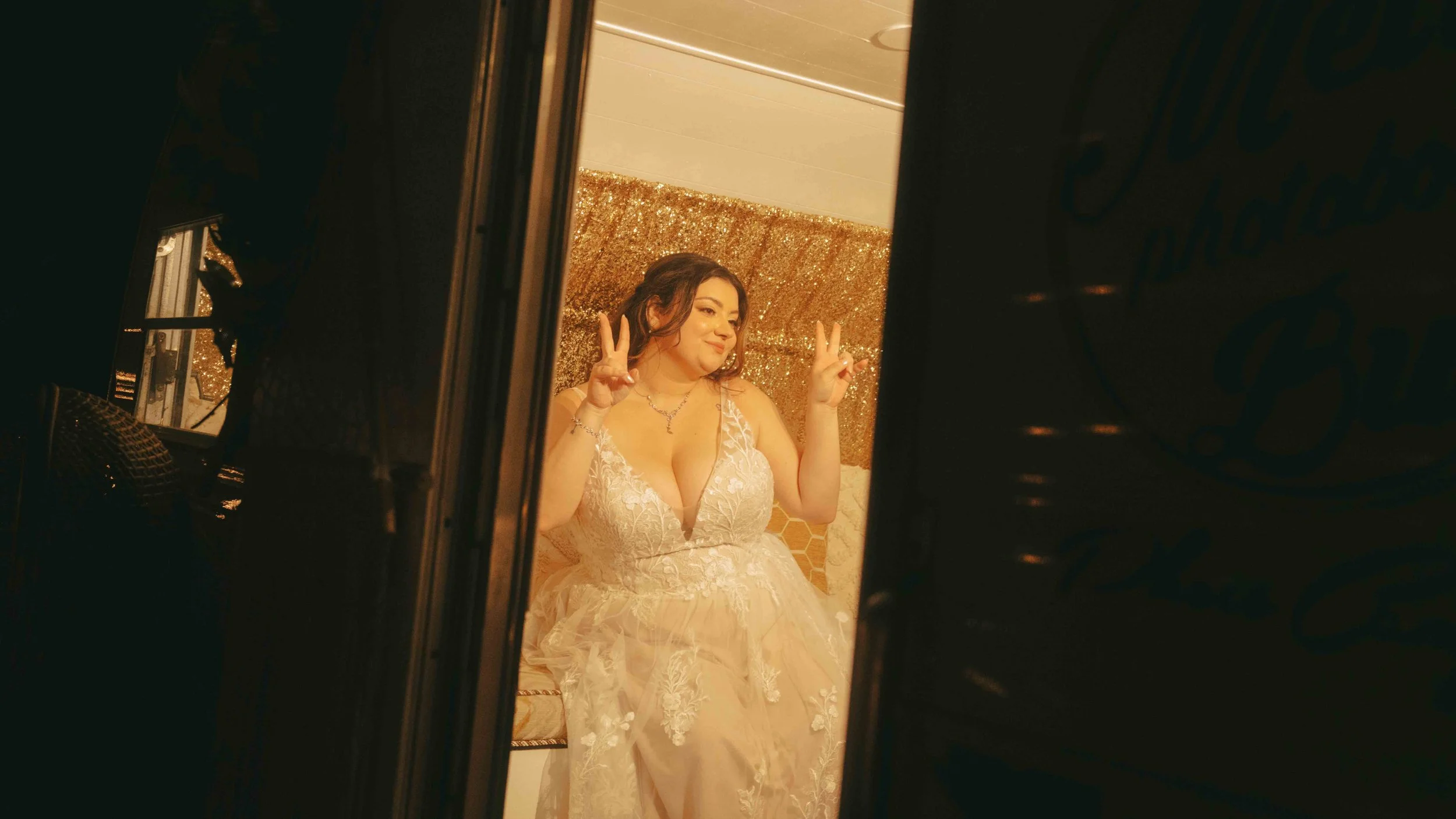 waterloo-village-wedding-metrobus-photobooth-3.jpg