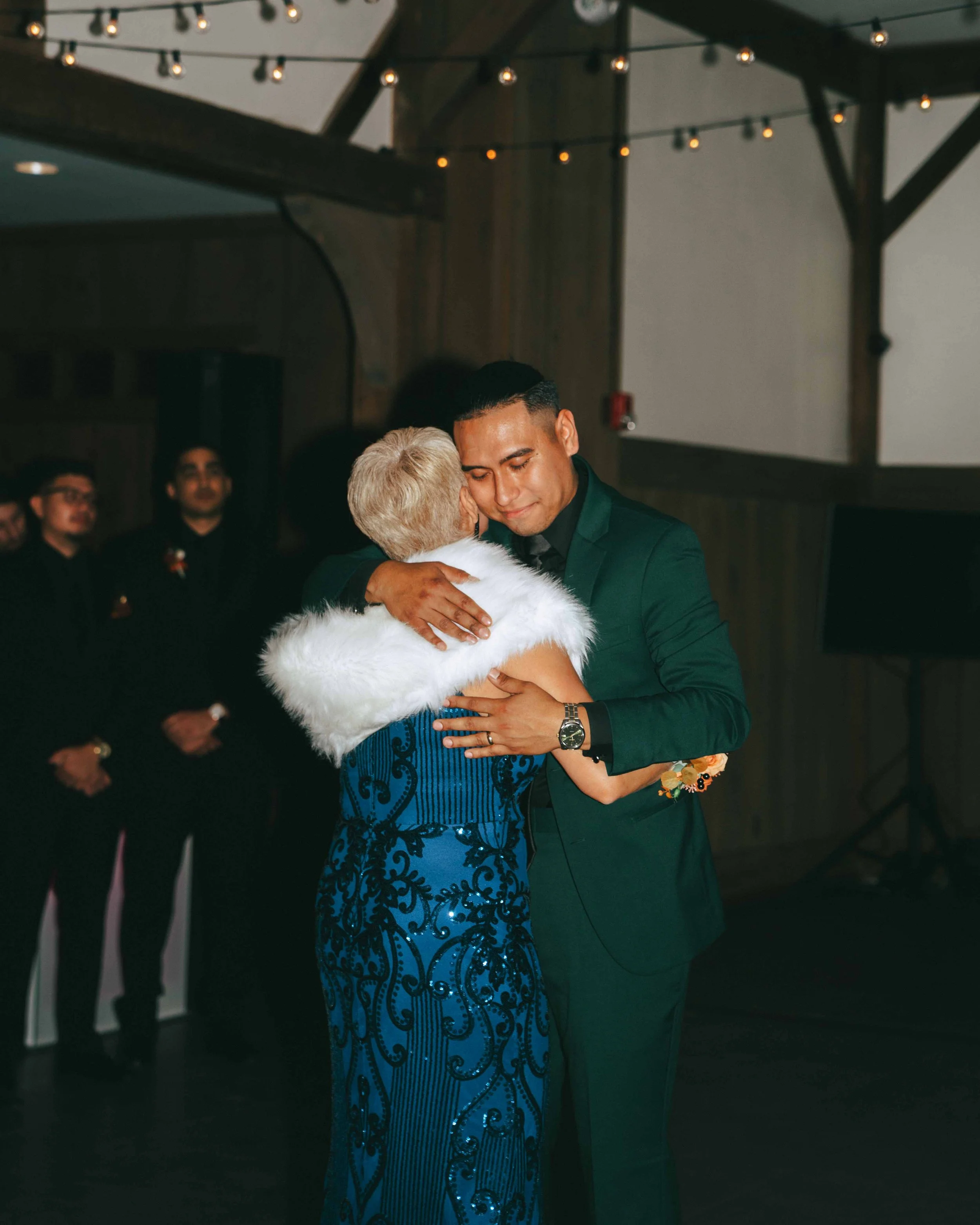 waterloo-village-wedding-parents-dance-3.jpg