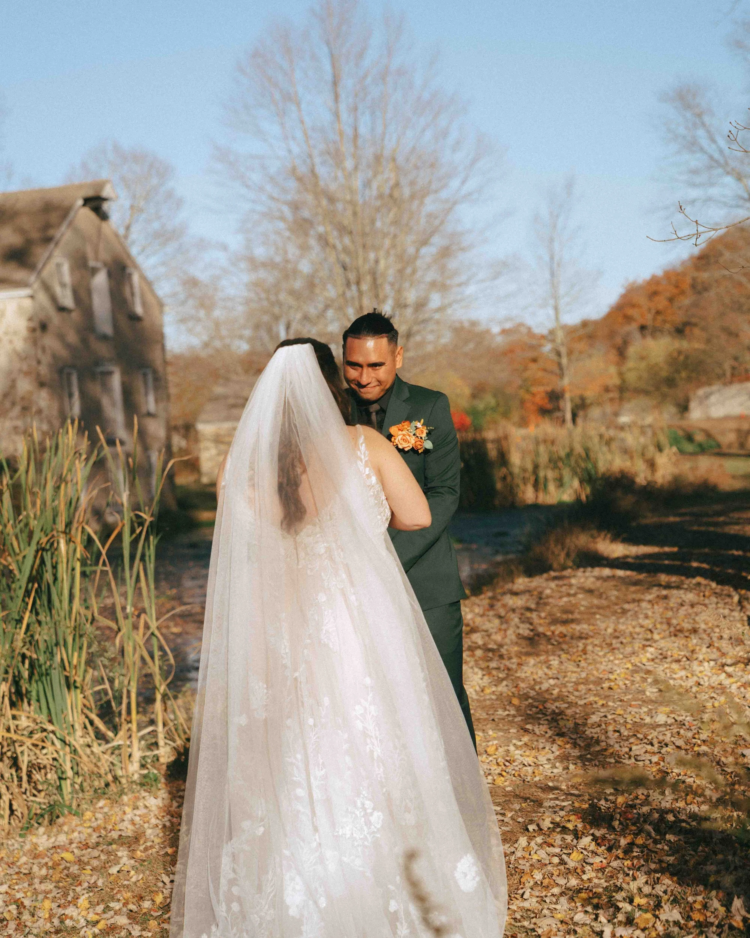 waterloo-village-wedding-first-look-11.jpg