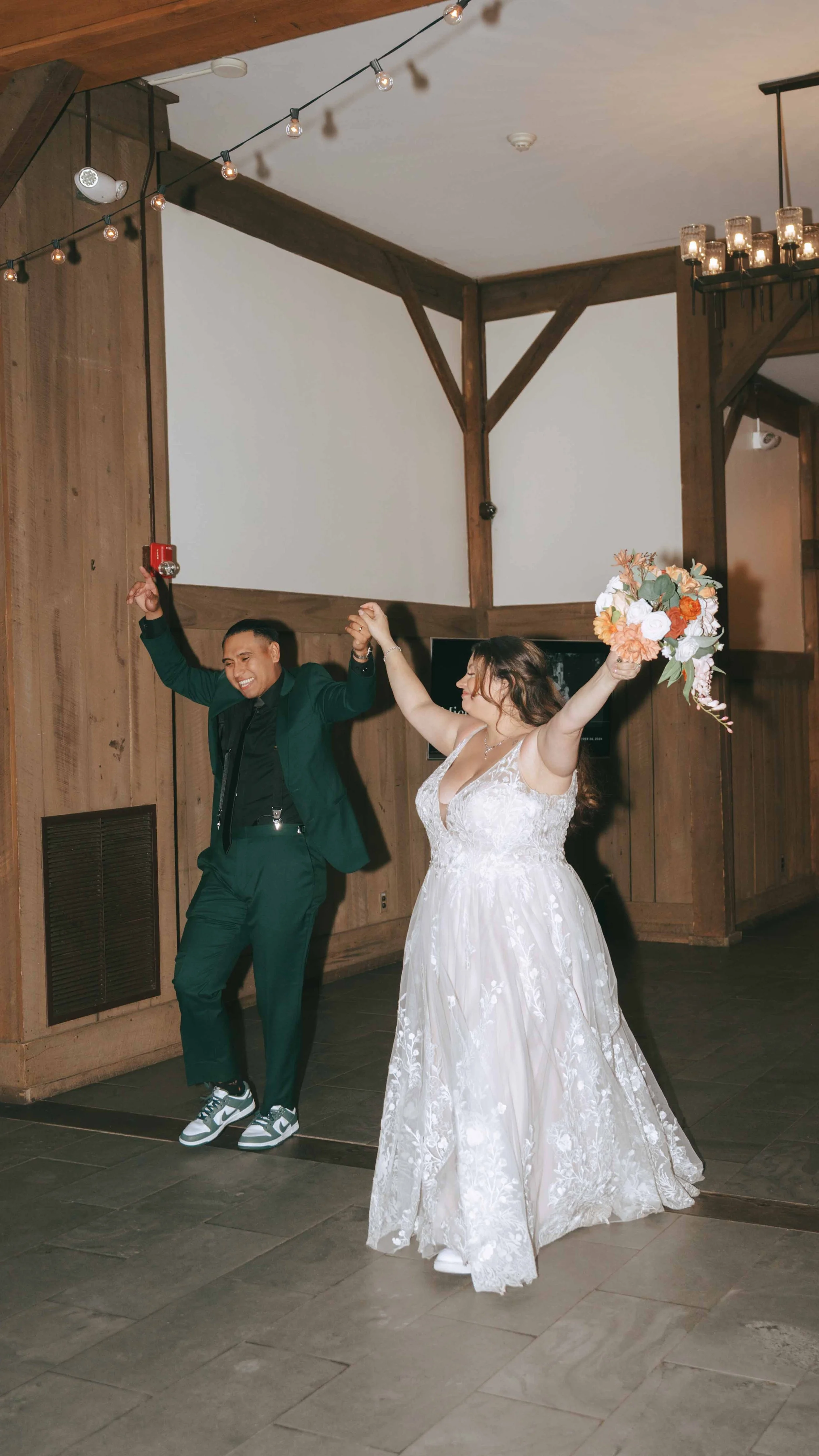 waterloo-village-wedding-first-dance-1.jpg