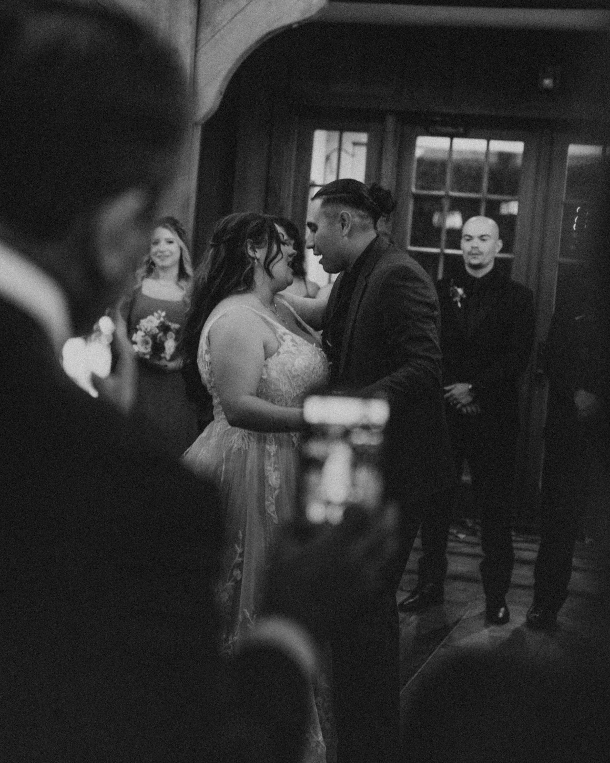 waterloo-village-wedding-first-dance-6.jpg