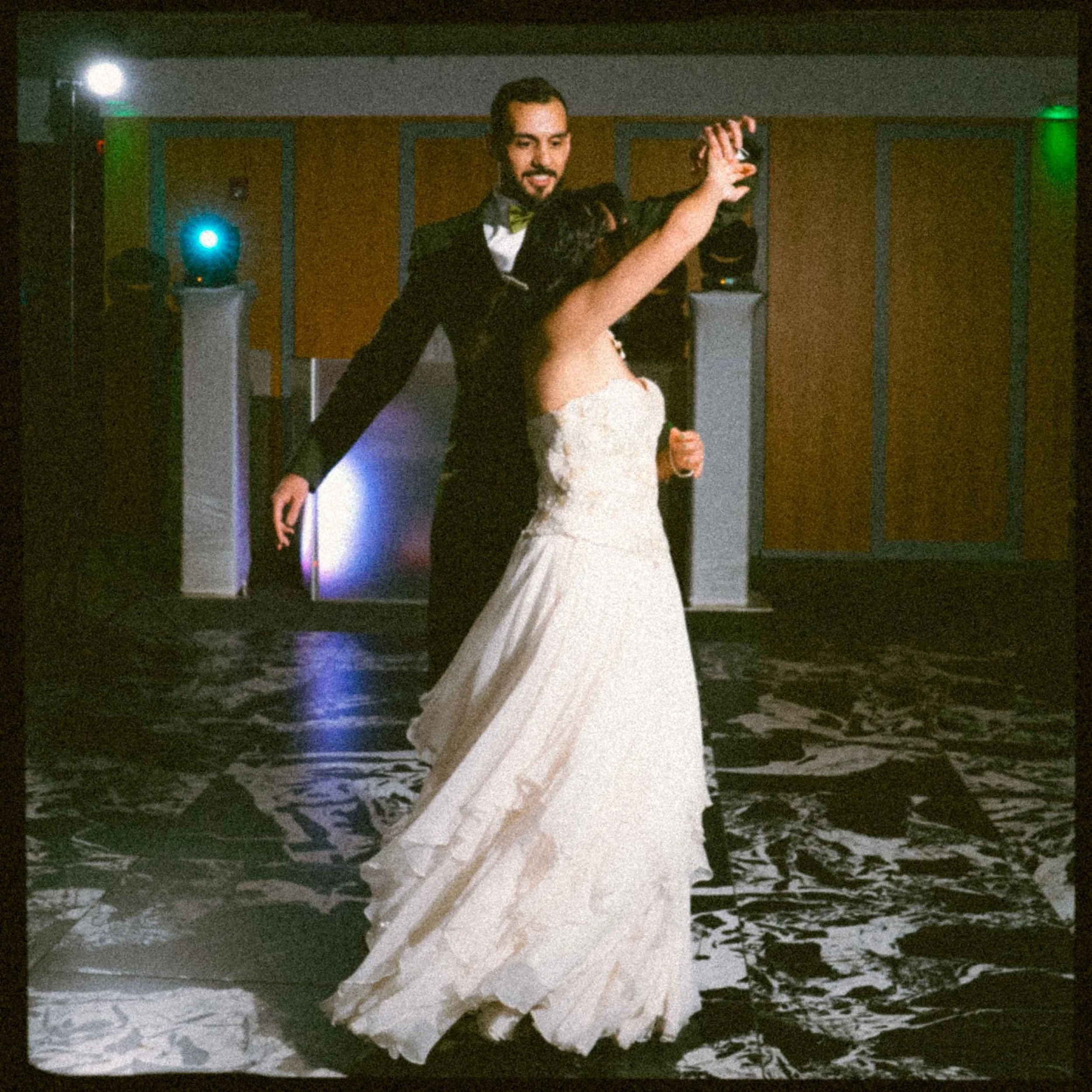 acqua-catering-events-wedding-first-dance-4.jpg