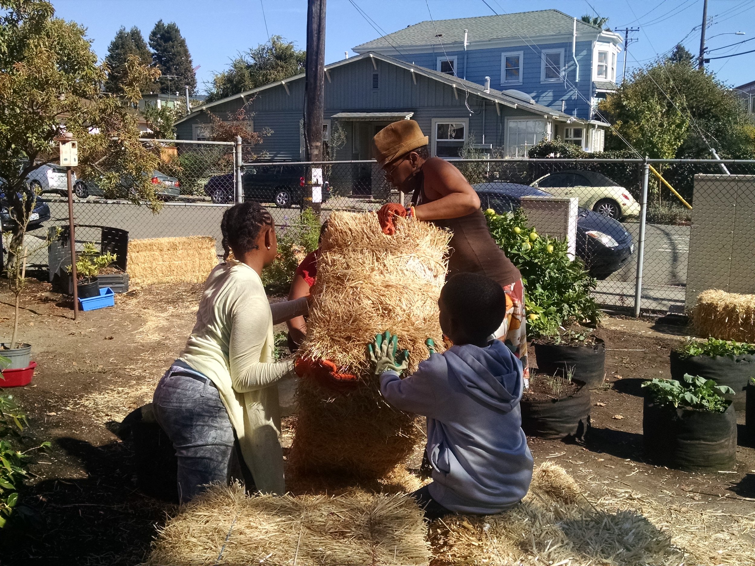 Many hands make light work. ~2015